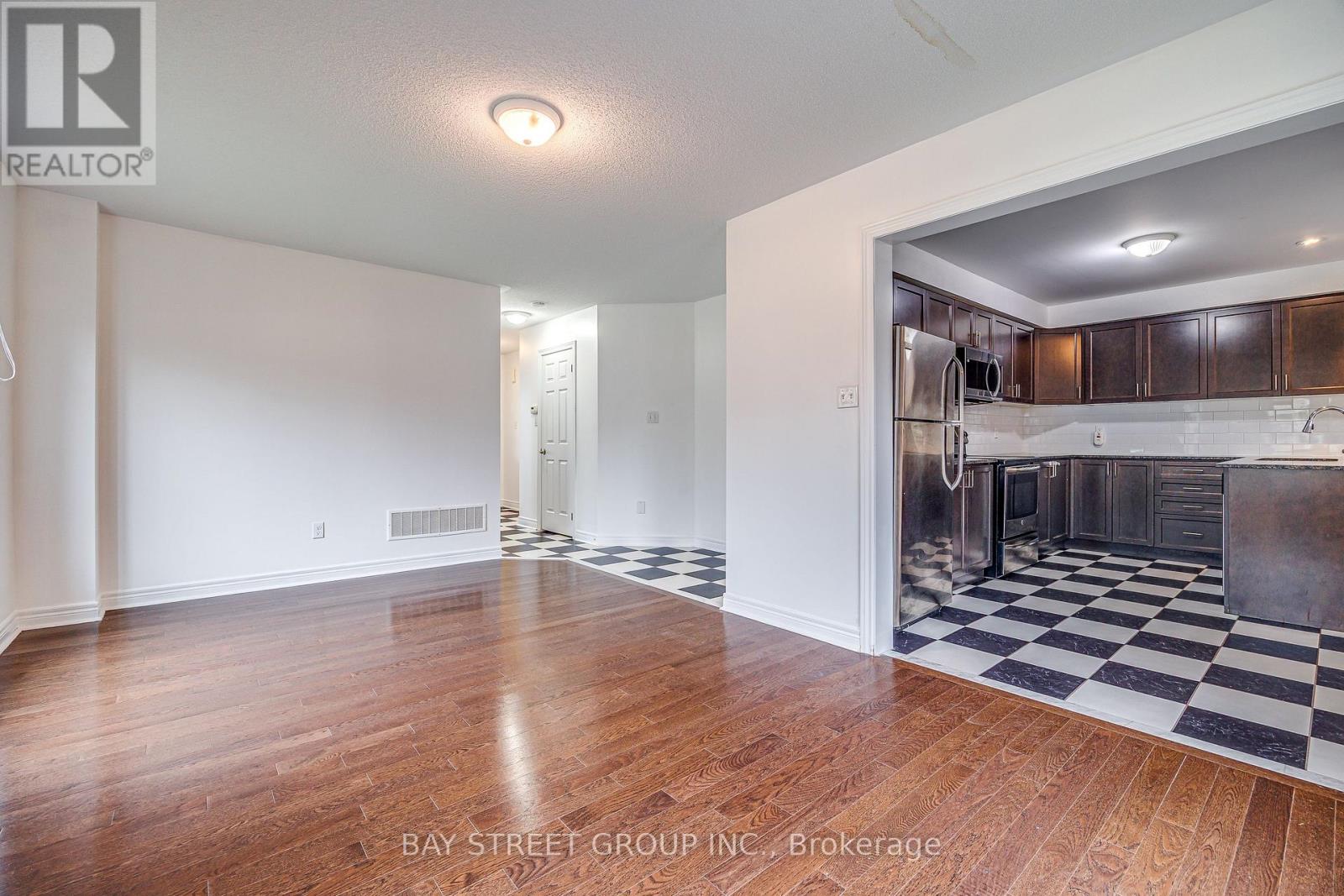 194 WRIGHT CRESCENT - 5