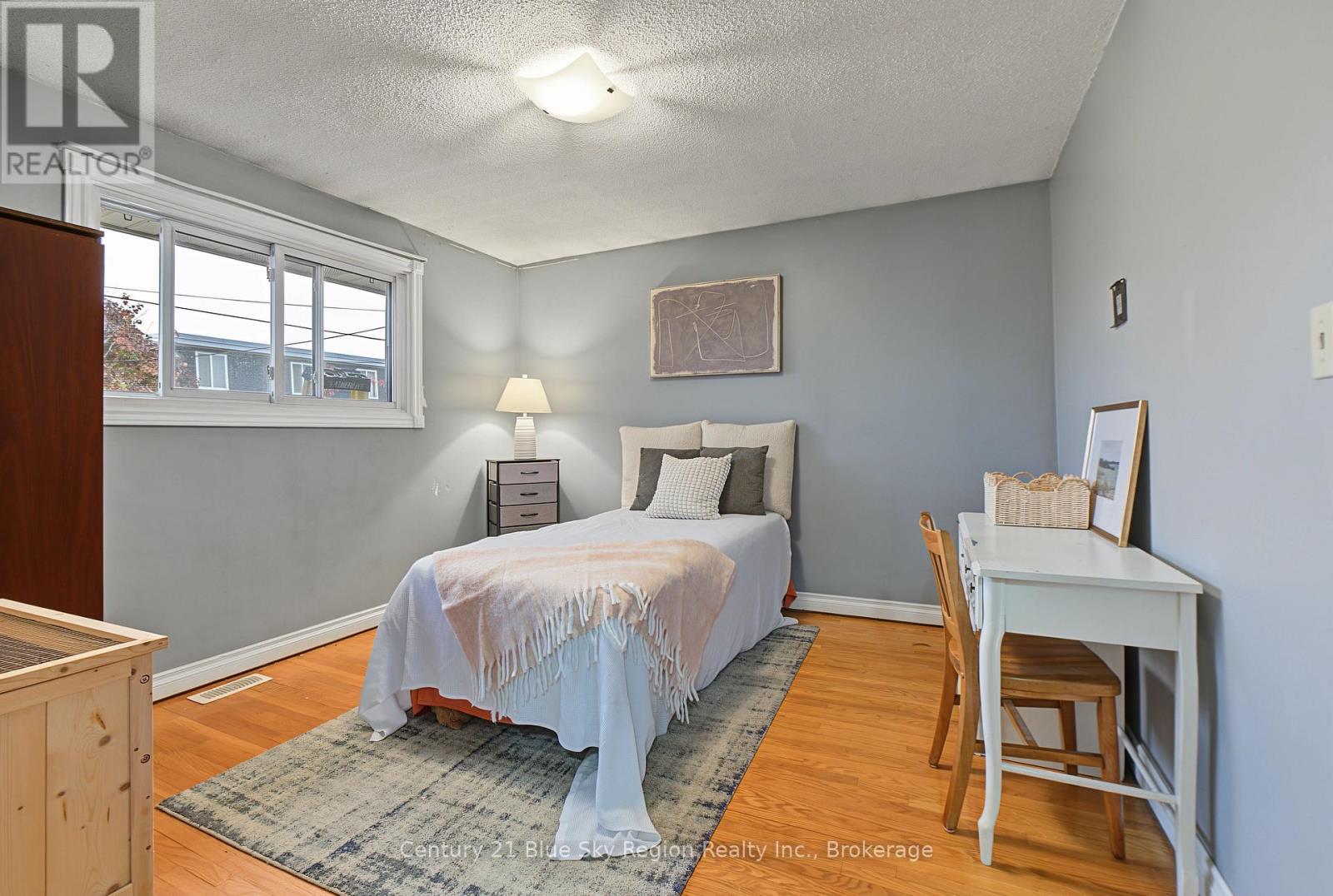 267 BARBER AVENUE - 15