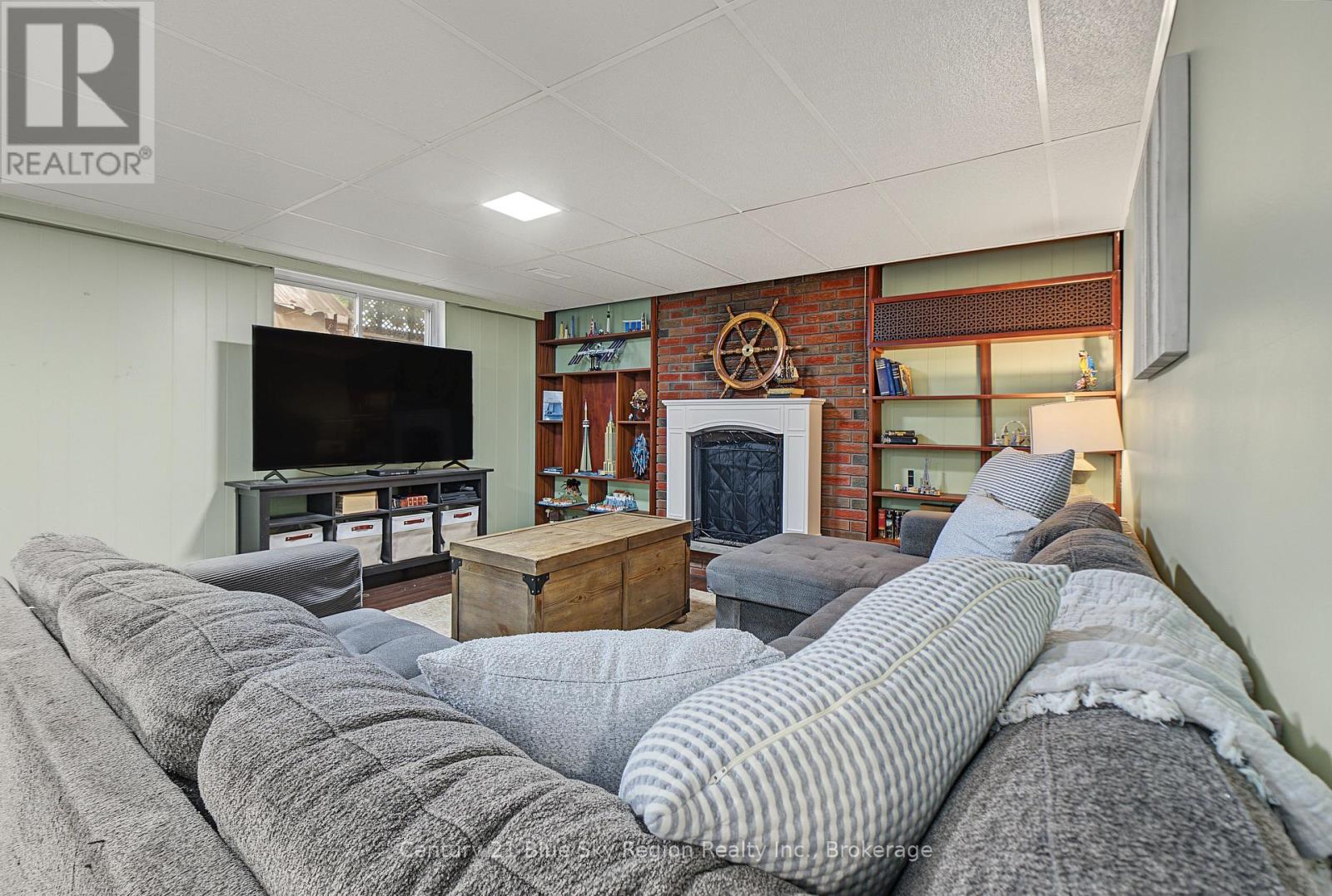267 BARBER AVENUE - 26