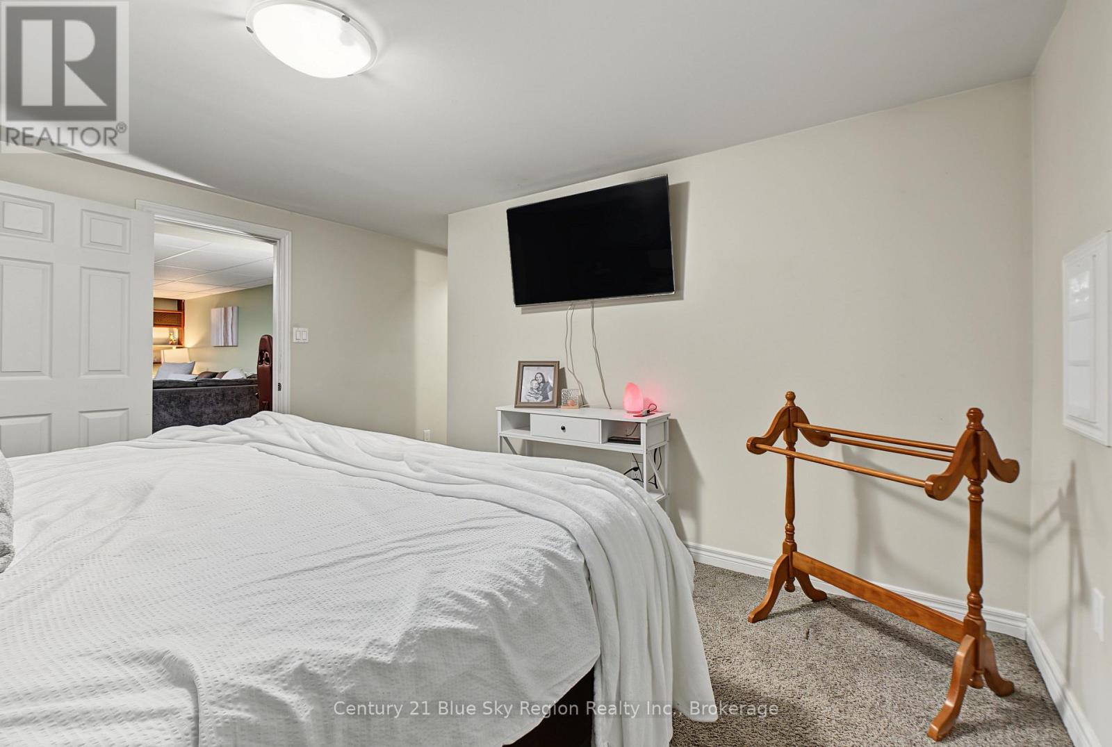 267 BARBER AVENUE - 29