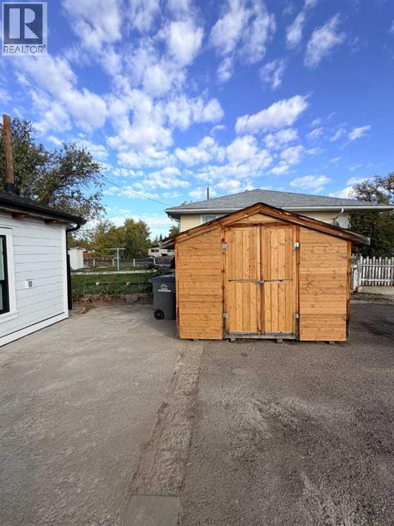306 47 Avenue W photo 27