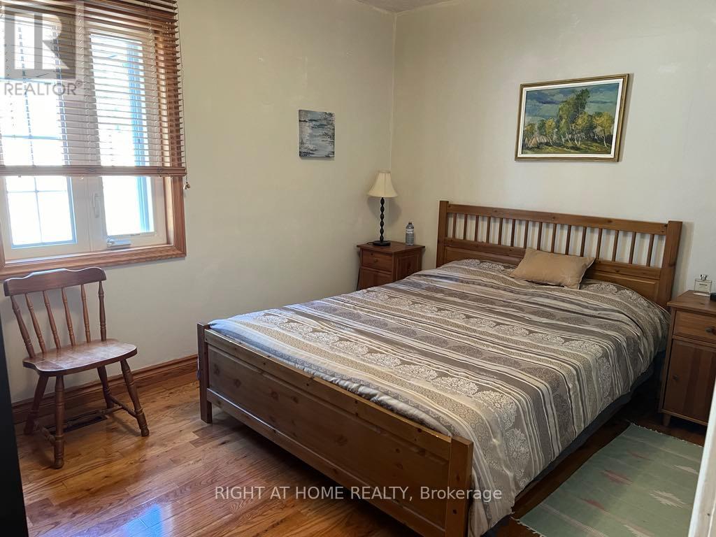 MAIN FLOOR - 15 LYNNHAVEN ROAD, Toronto (Englemount-Lawrence) — photo 4
