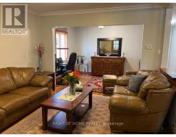 Main Floor - 15 Lynnhaven Road, Toronto, ON M6A2K7 Photo 8