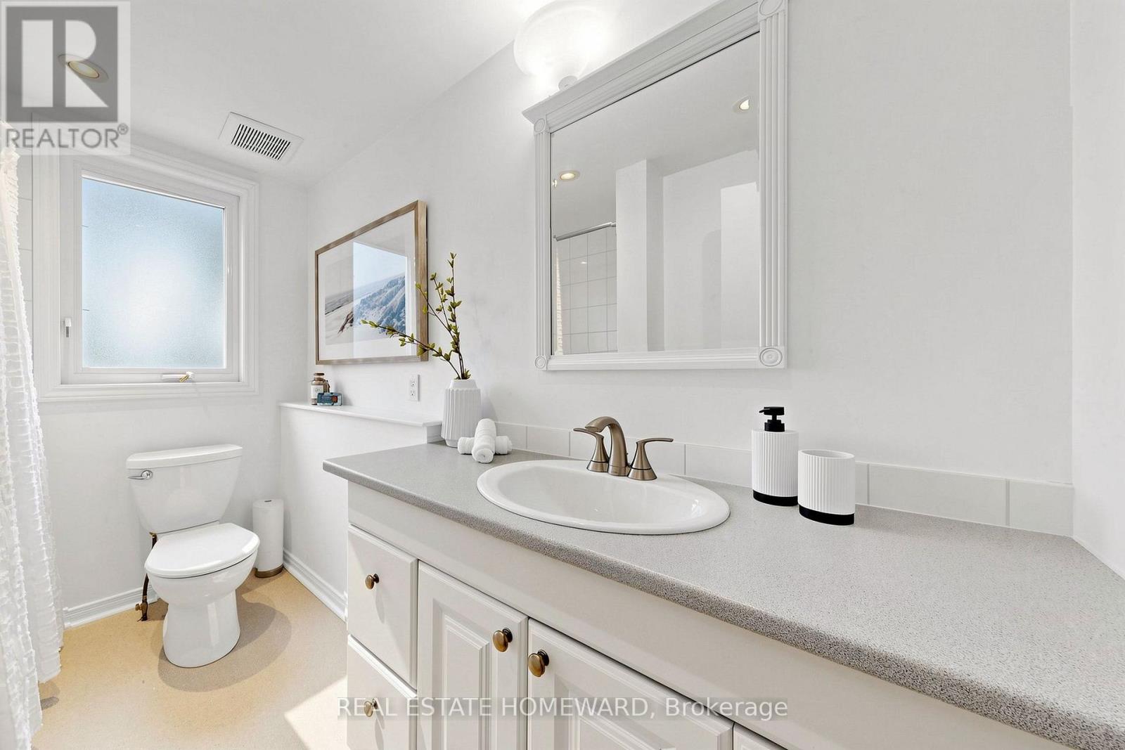 249 Queensdale Avenue, Toronto, ON photo 32