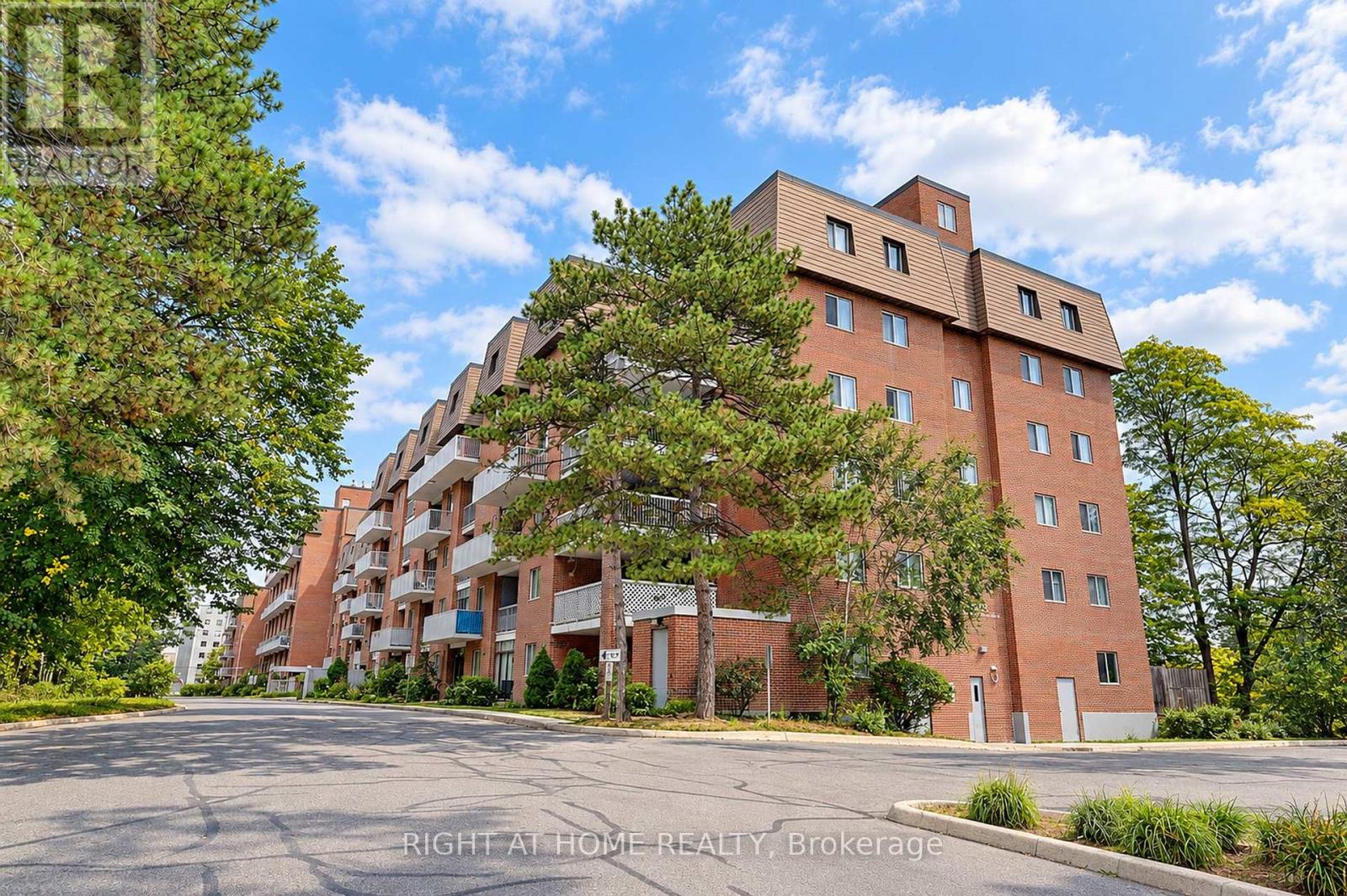 #109 3025 THE CREDIT WOODLANDS DRIVE - 2