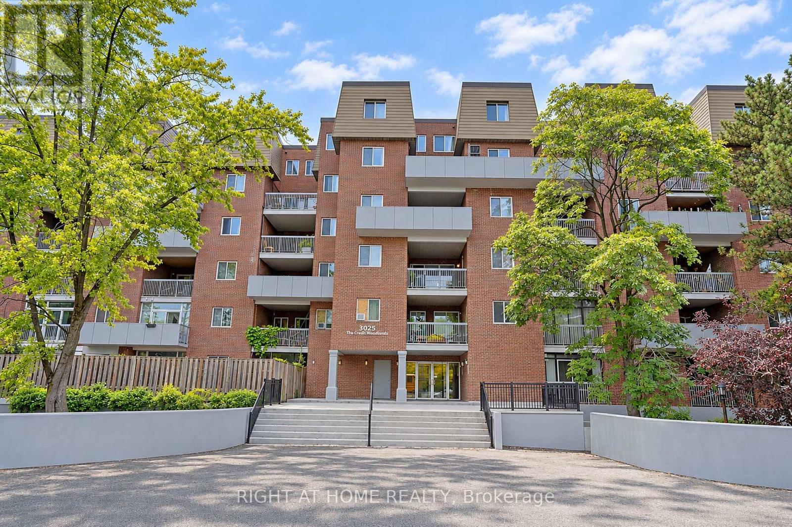 #109 3025 THE CREDIT WOODLANDS DRIVE - Image 3