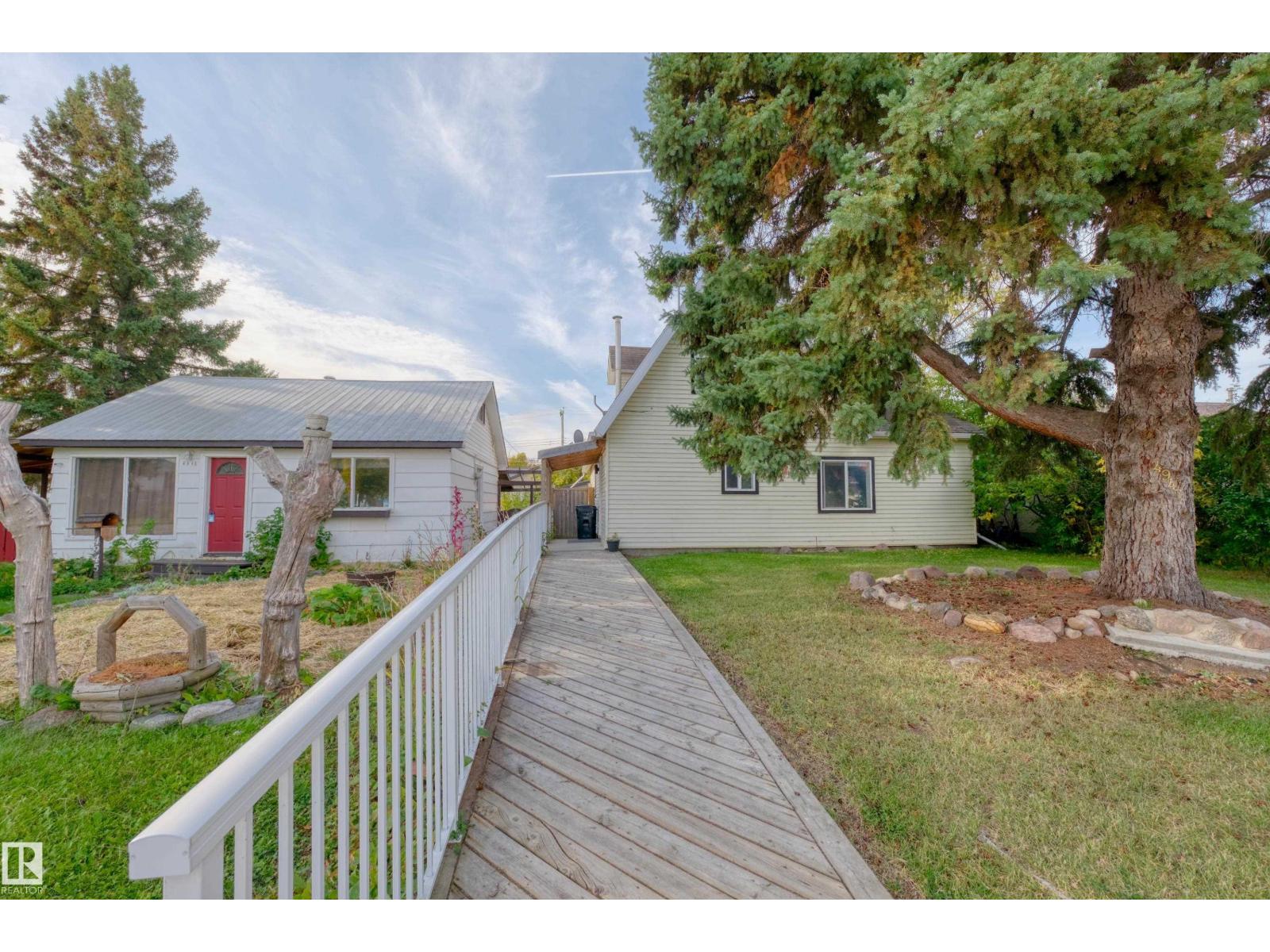 4947 49 Avenue - 2