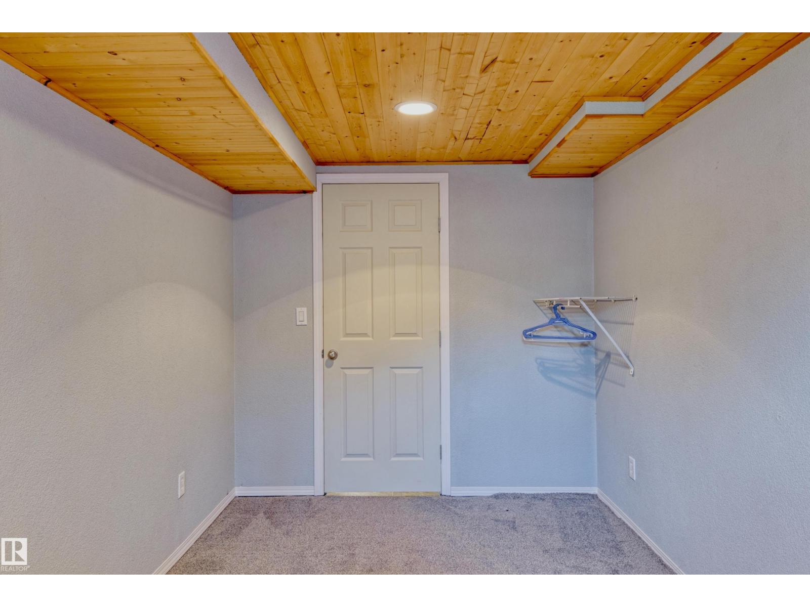 4947 49 Avenue - Image 42