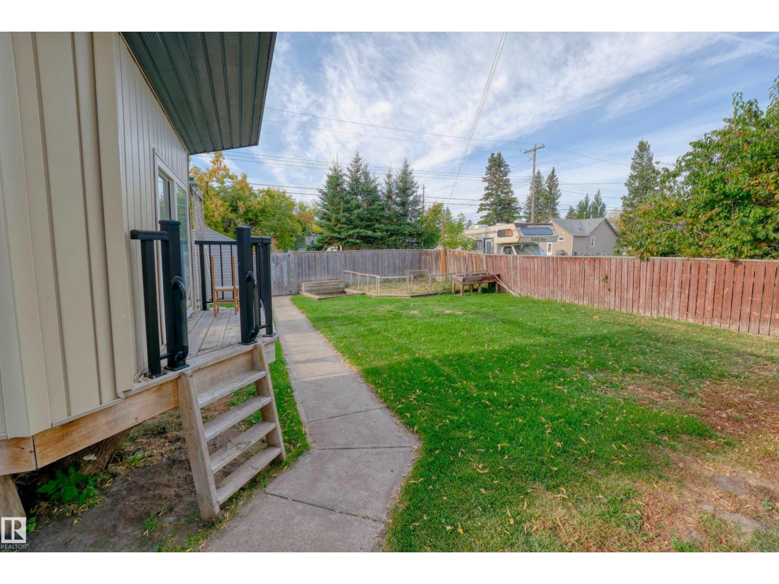 4947 49 Avenue - 53