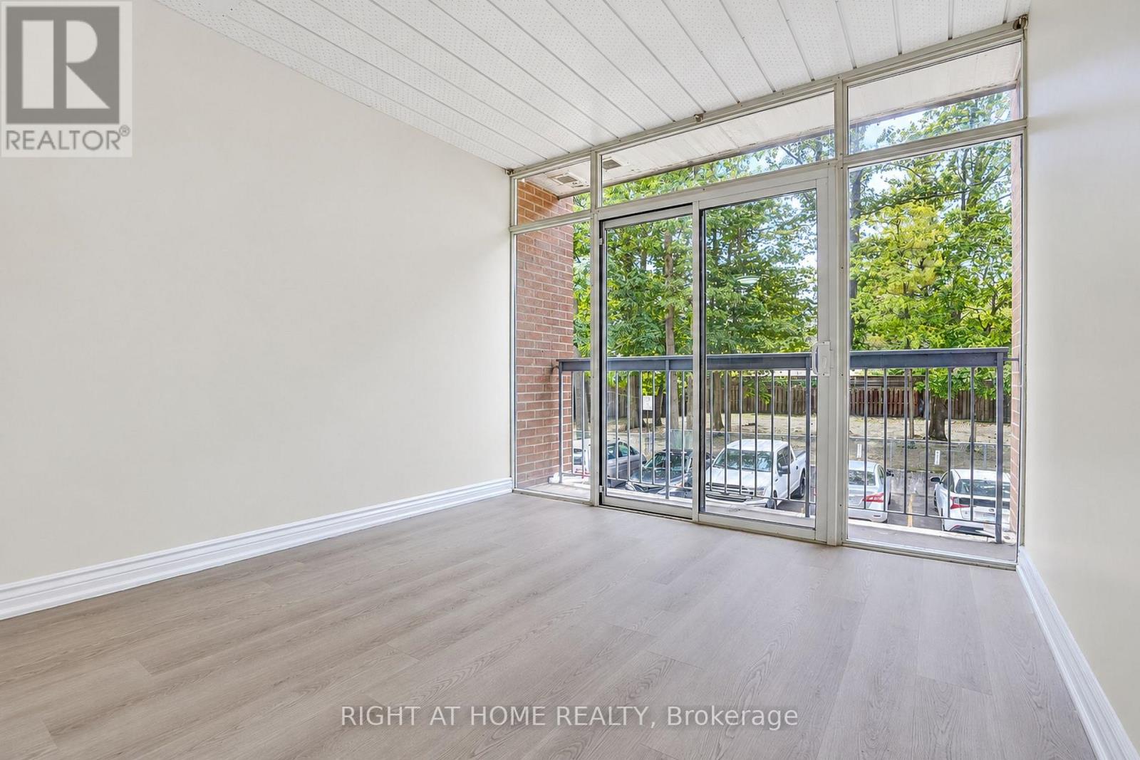 #109 3025 THE CREDIT WOODLANDS DRIVE - Image 10