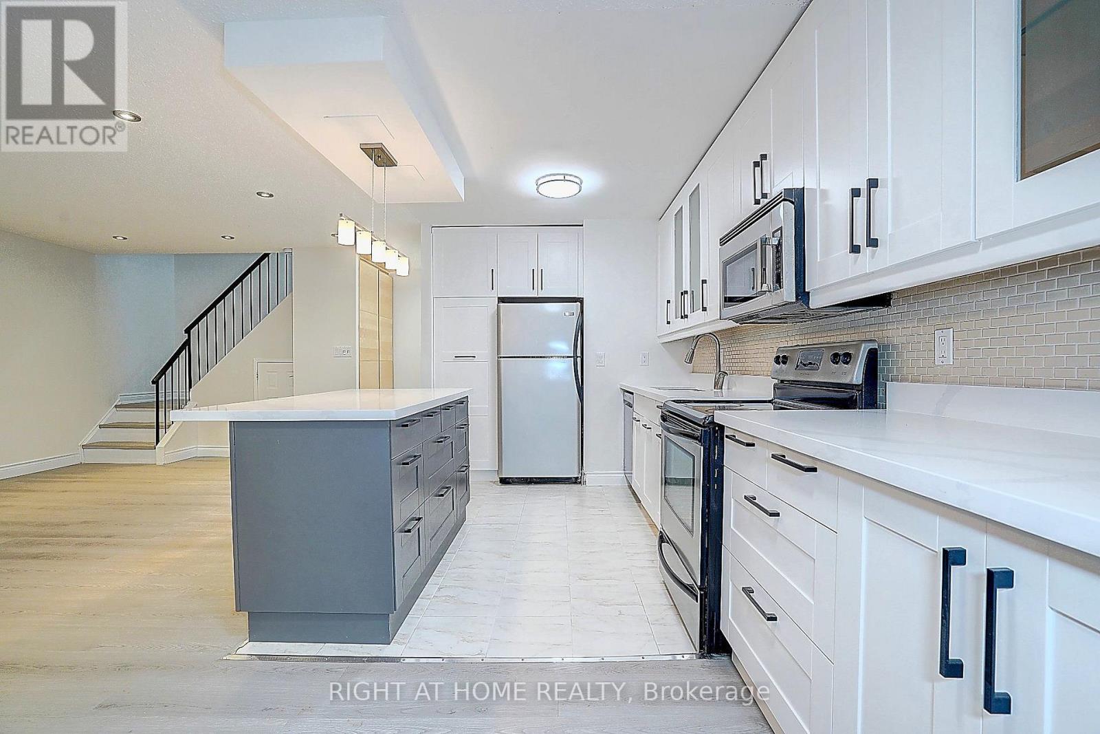 #109 3025 THE CREDIT WOODLANDS DRIVE - Image 5