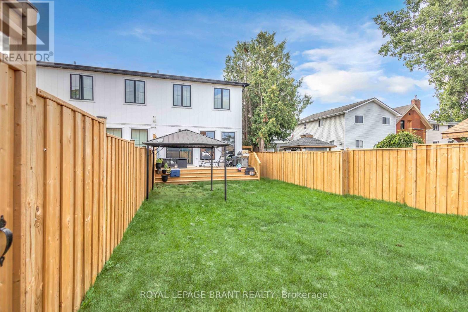 109 Winniett Street, Brantford, ON photo 41