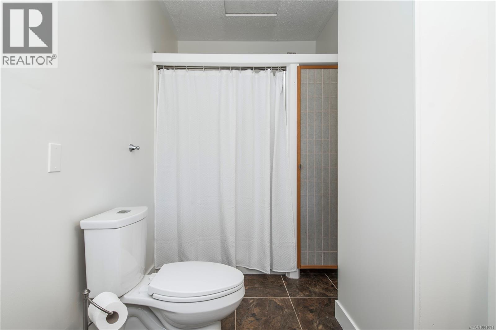 1861 Carlyle Cres - 26