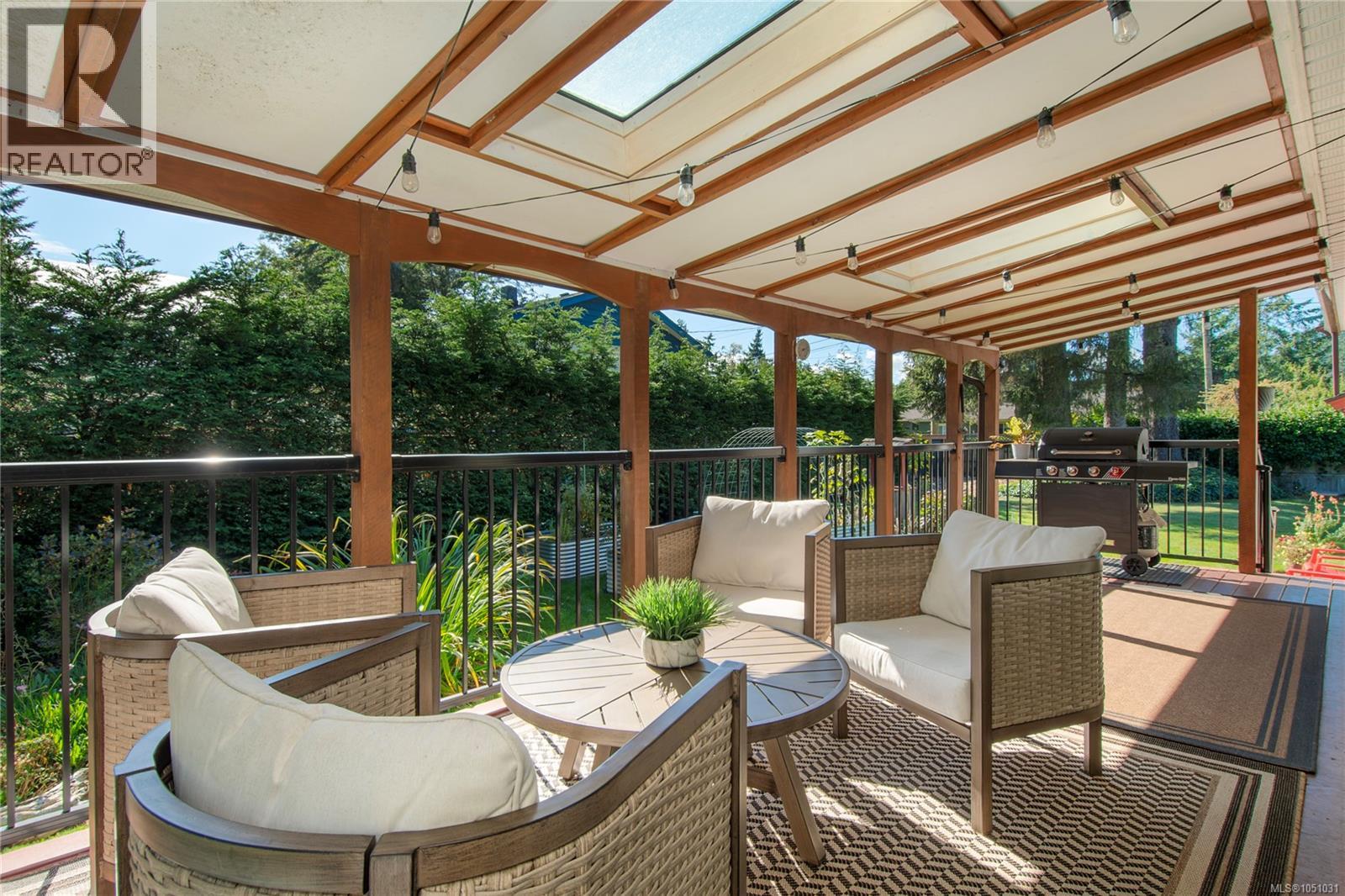 1861 Carlyle Cres - Image 37