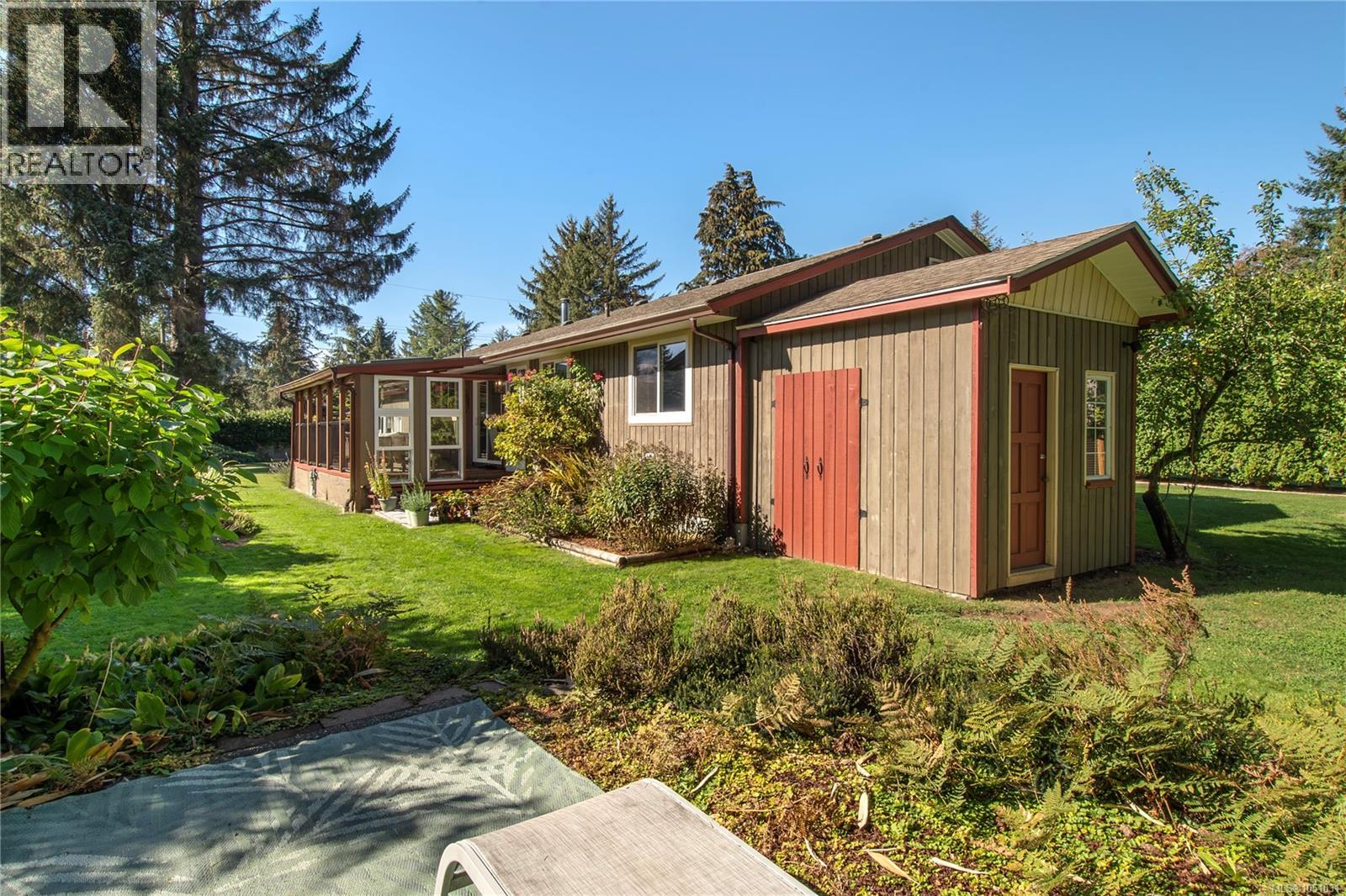 1861 Carlyle Cres - 42