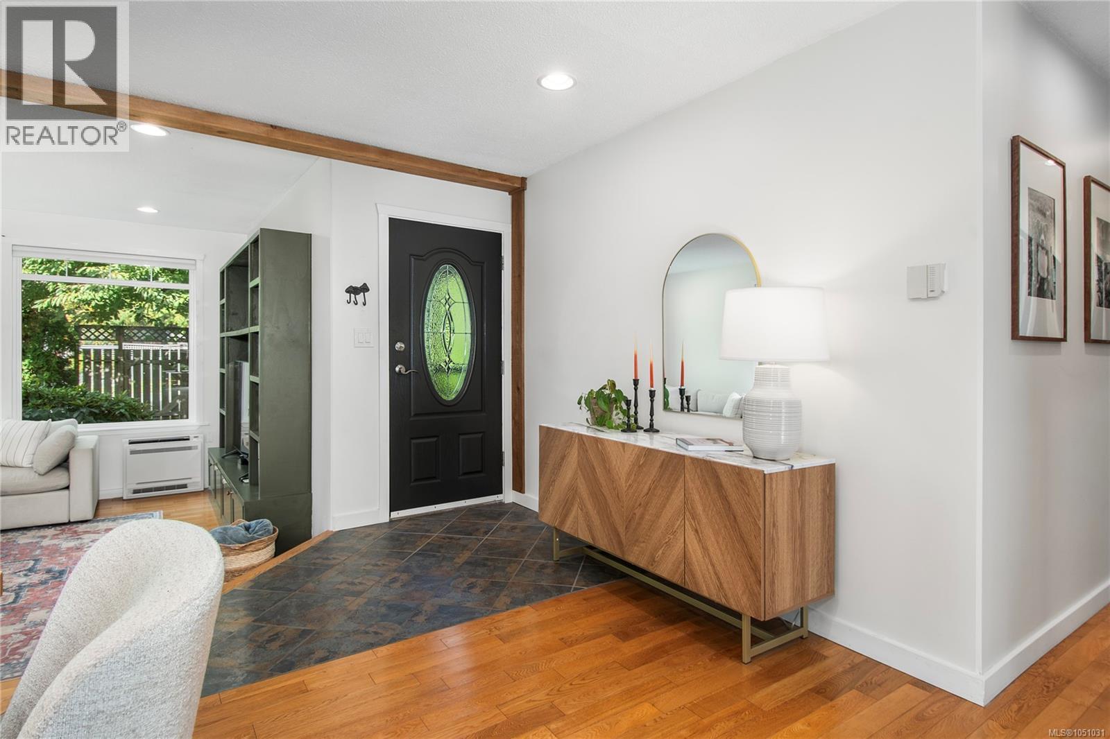 1861 Carlyle Cres - Image 6