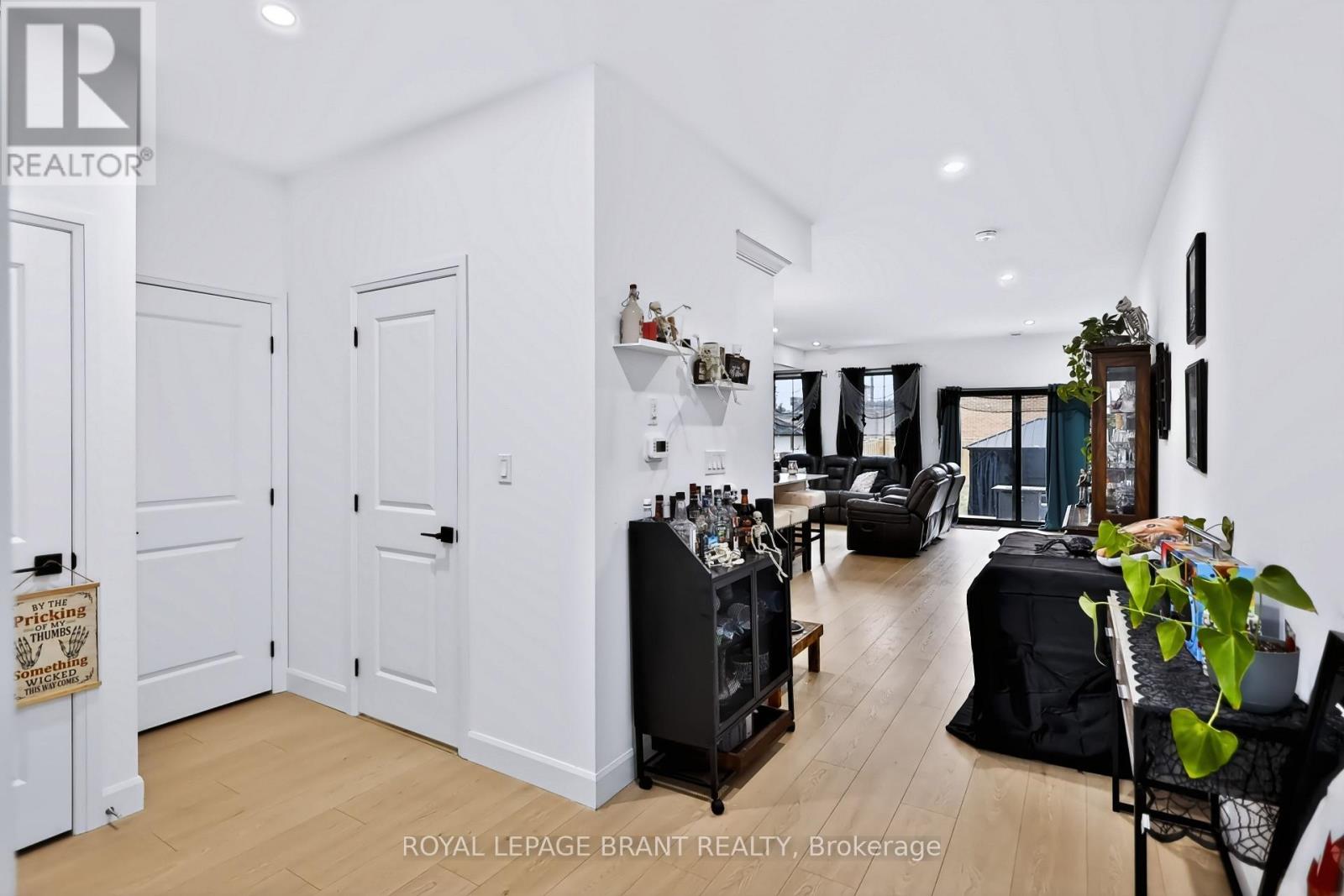 109 WINNIETT STREET - 6
