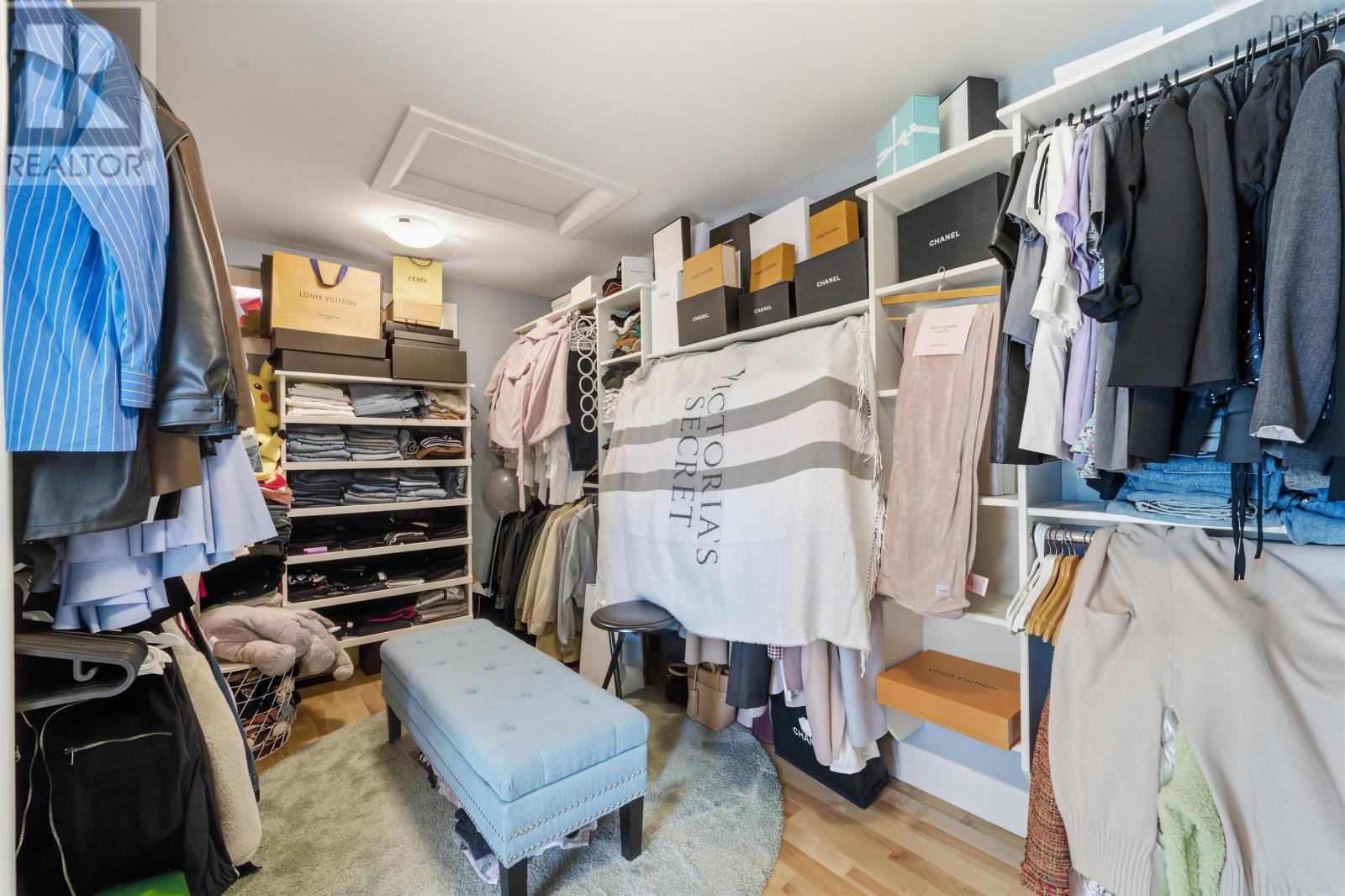 19 Weybridge Lane - 29