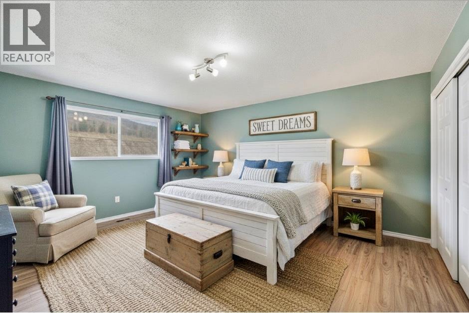 258 2ND Avenue, Trail