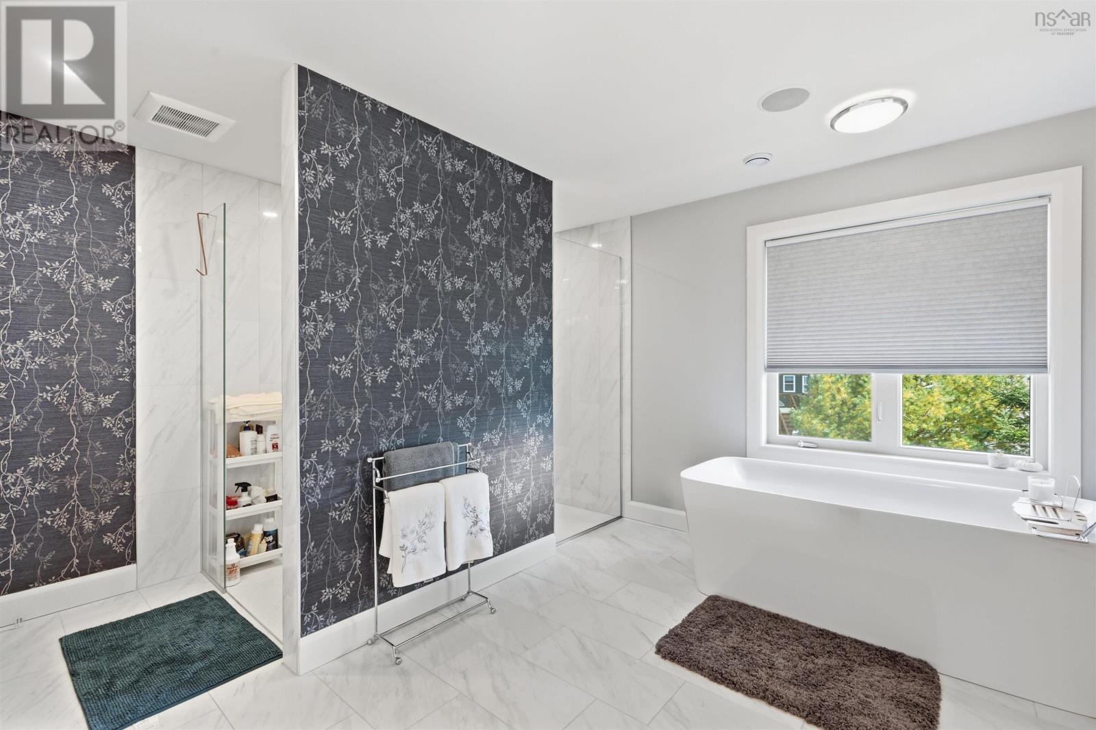 19 Weybridge Lane - Image 31