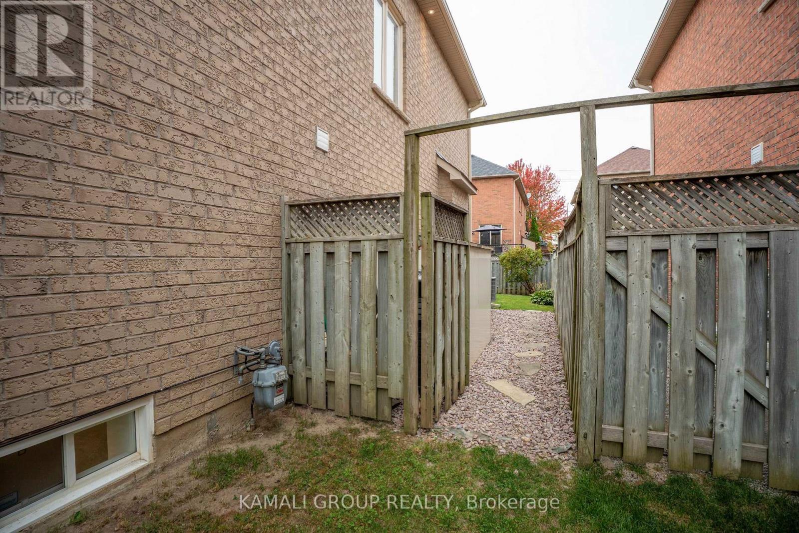 66 LONGWOOD AVENUE - 38
