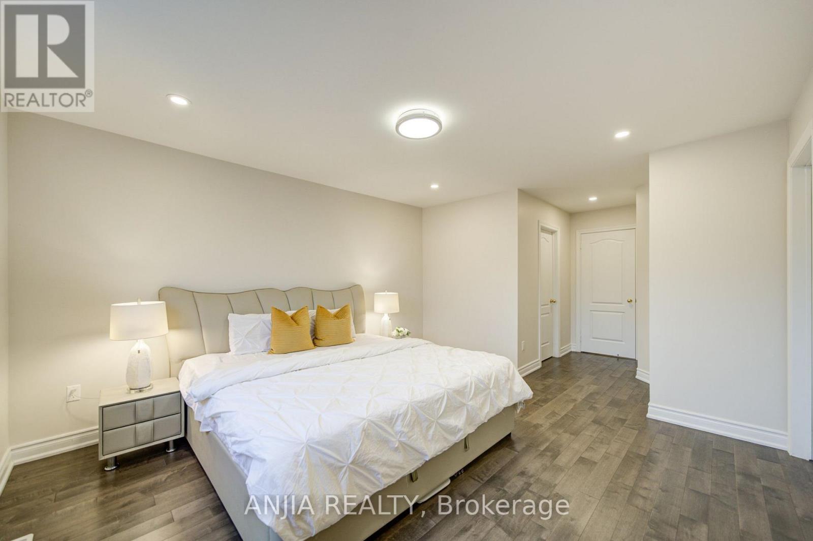 6 WILDMOOR STREET - 28