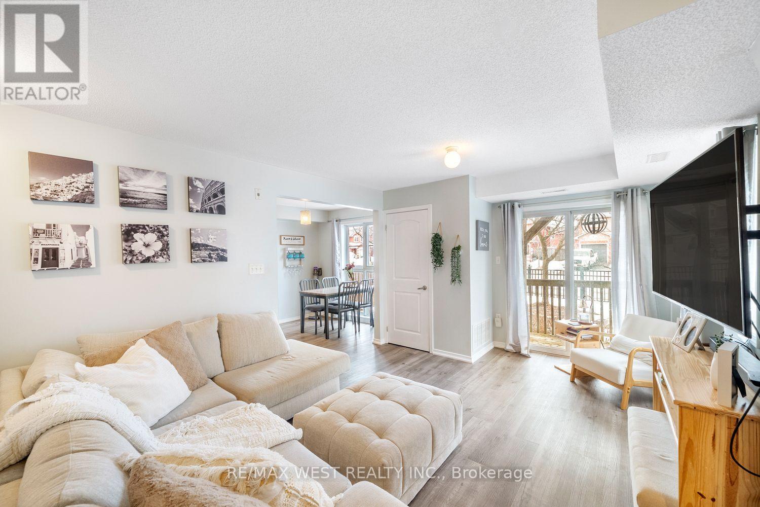 4-17 Cheltenham Road, Barrie photo 2