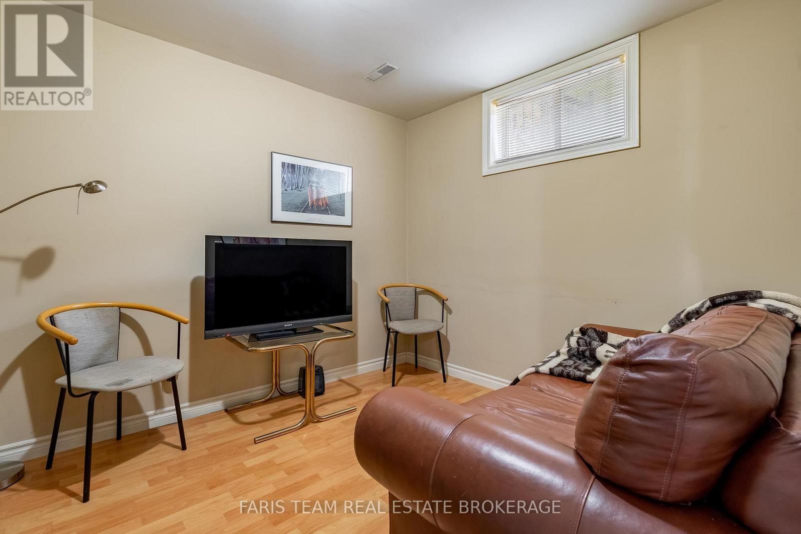 4 Charles Street, Penetanguishene photo 18