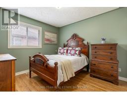 4 Charles Street, Penetanguishene, ON L9M2G6 Photo 12