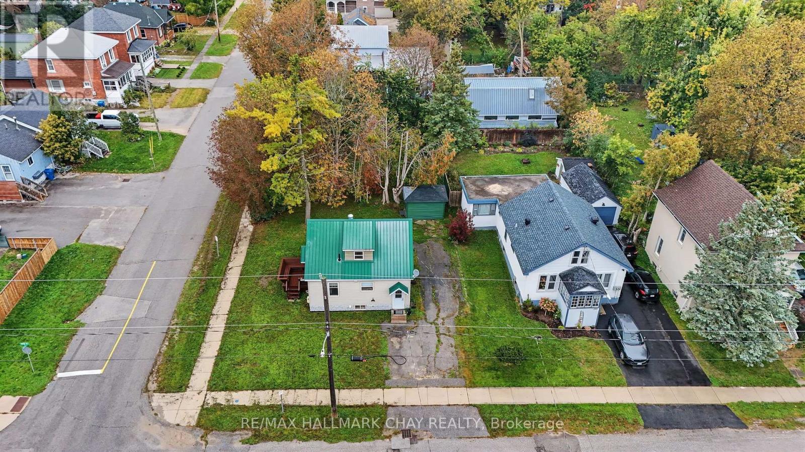 70 DOUGLAS Street, Orillia photo 2