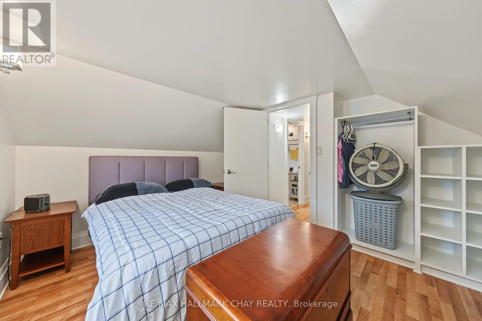 70 DOUGLAS Street, Orillia photo 22