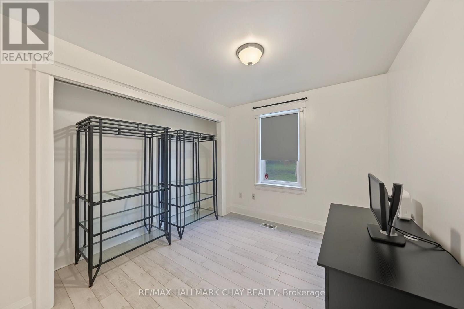 70 DOUGLAS Street, Orillia photo 5