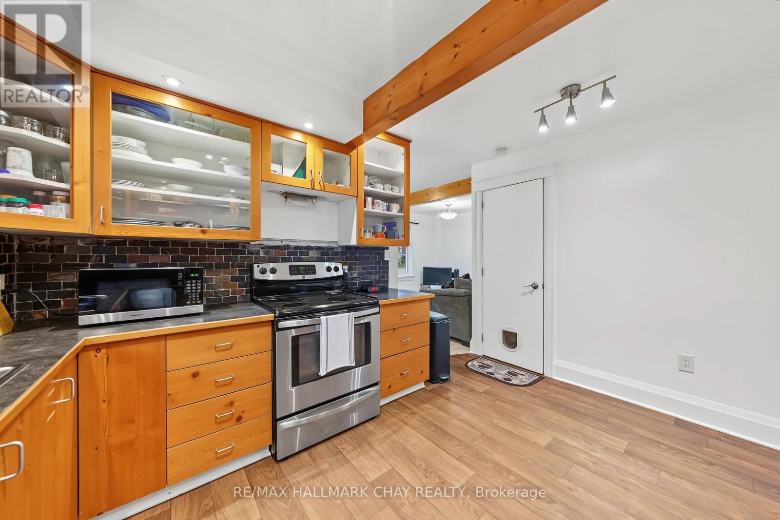 70 DOUGLAS Street, Orillia photo 9
