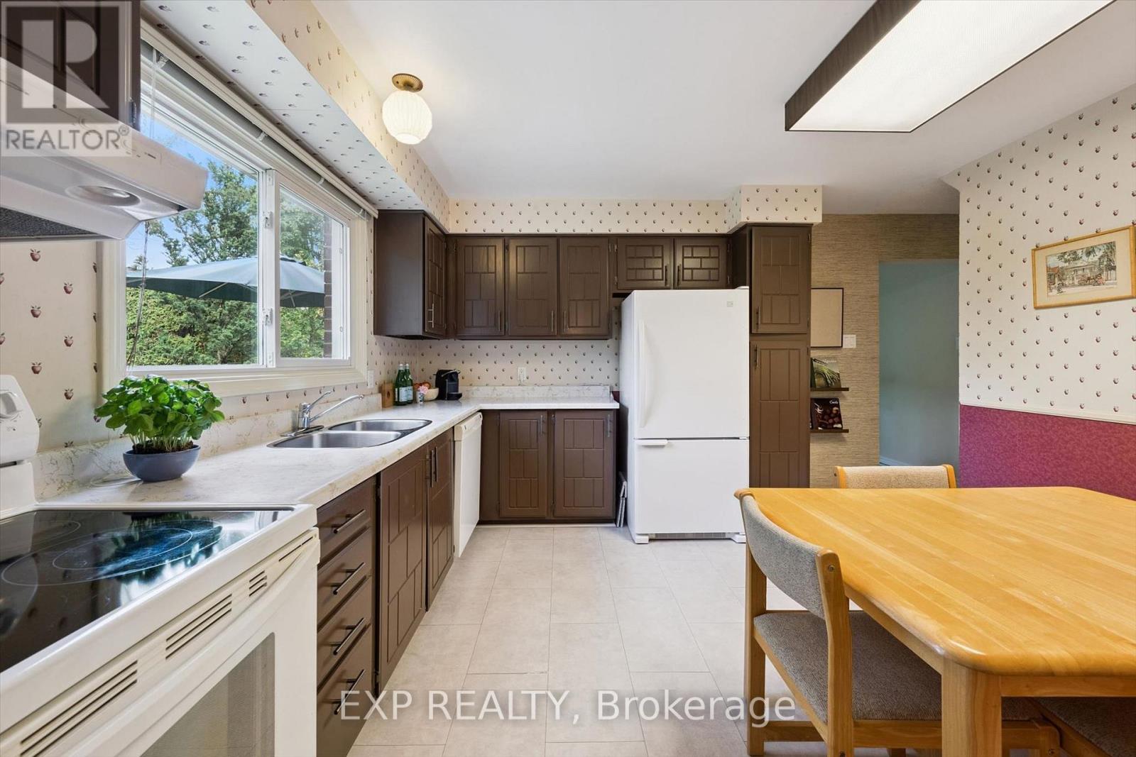 2932 INLAKE COURT - 7