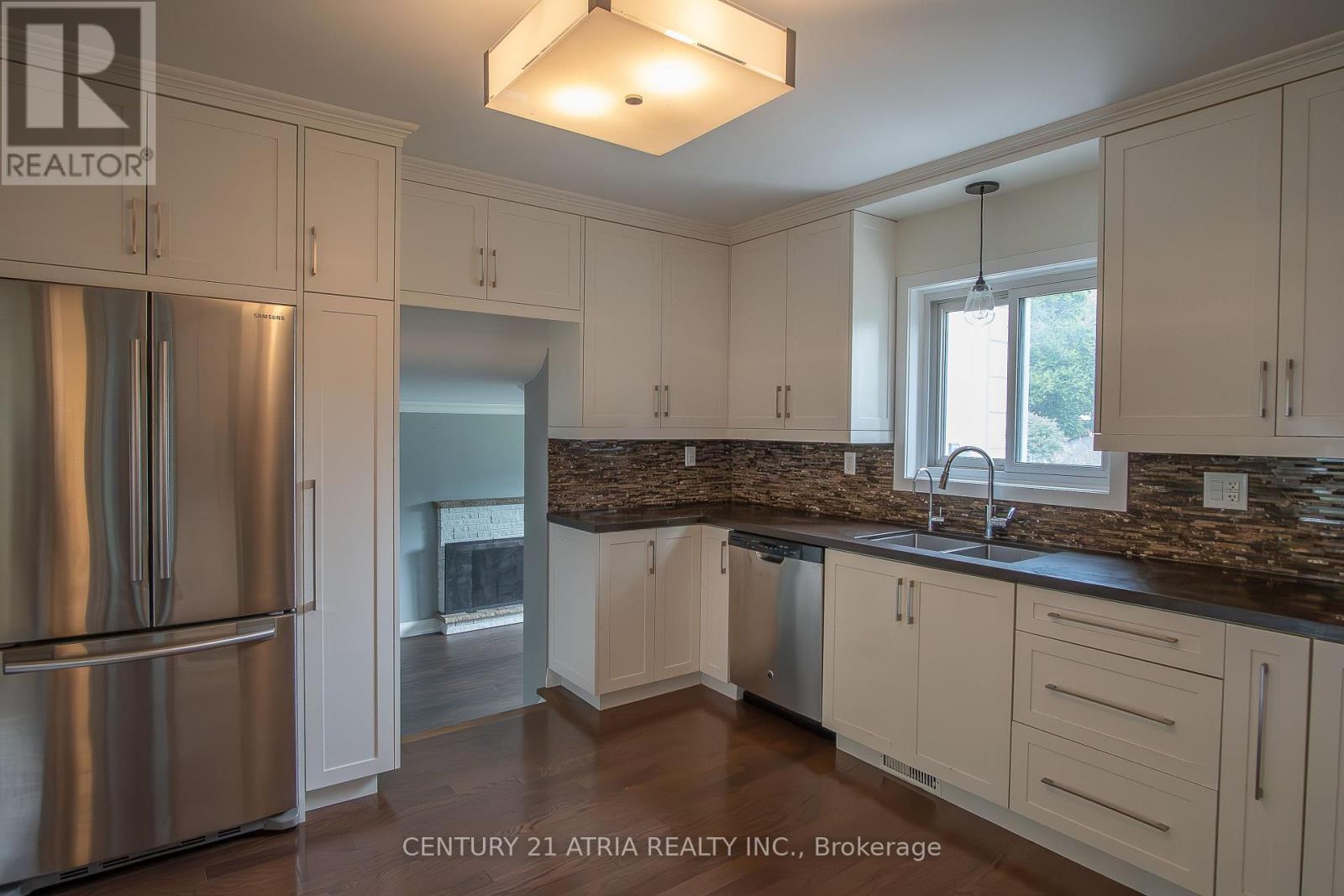 119 Milton Street, Toronto, ON photo 11