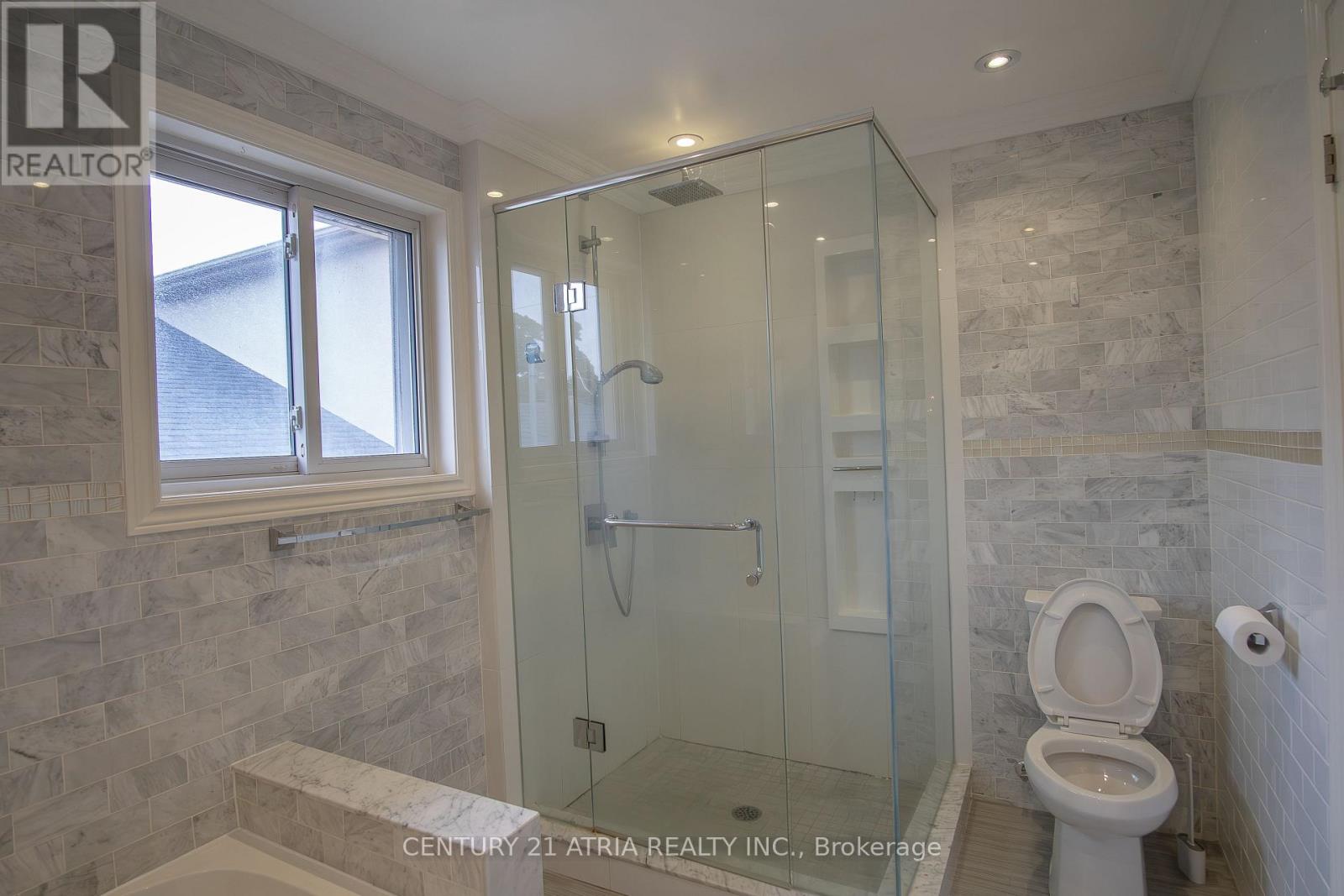 119 Milton Street, Toronto, ON photo 17