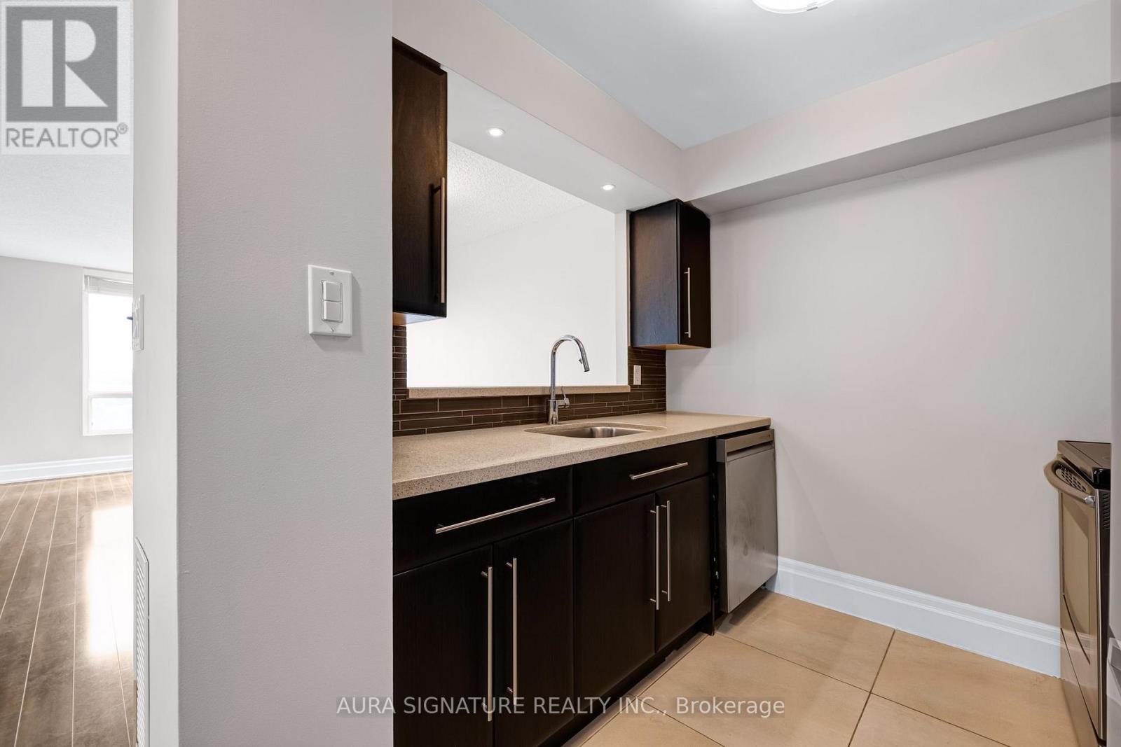 1010- 3 Hickory Tree Road, Toronto, ON photo 10