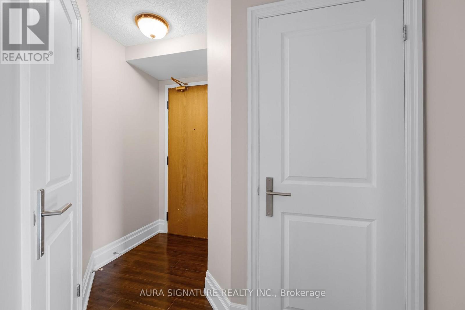1010- 3 Hickory Tree Road, Toronto, ON photo 8