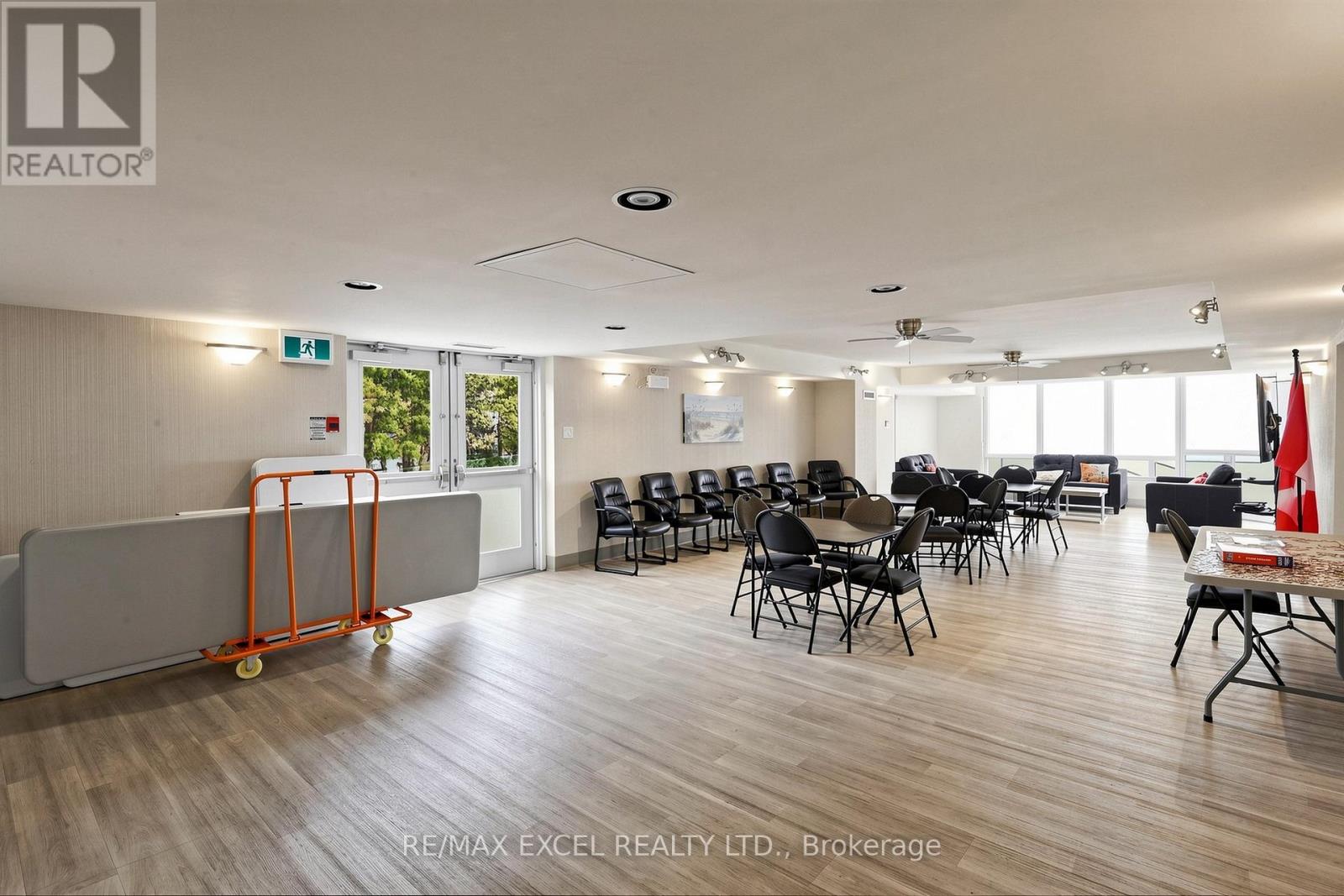 #607 5280 LAKESHORE ROAD - 36