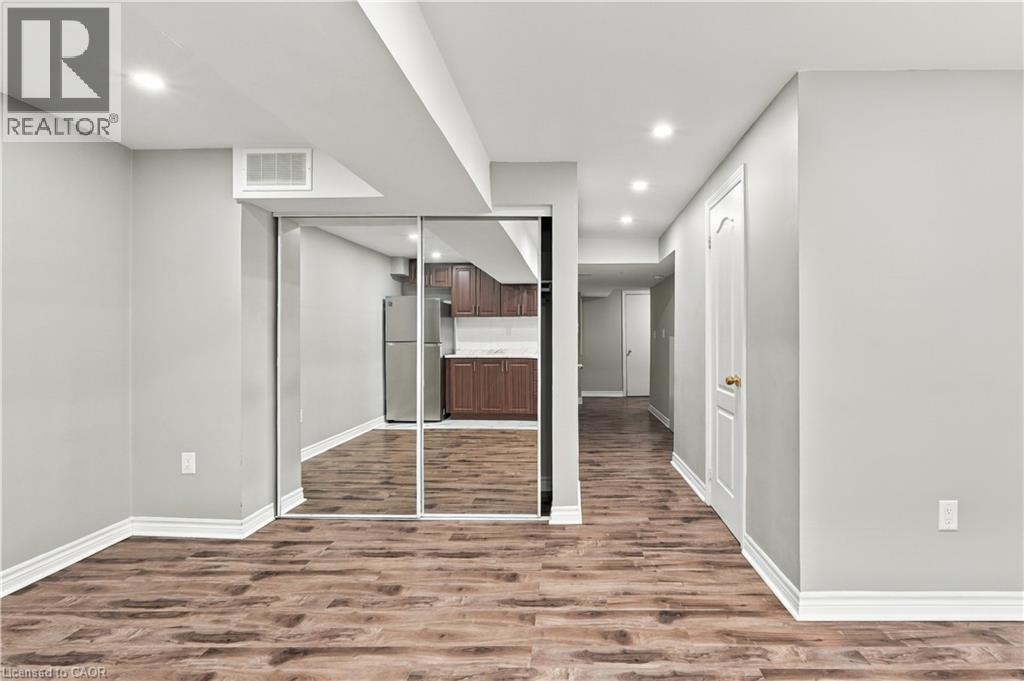 Photo 36 of 135 SPICEBUSH Terrace, Brampton