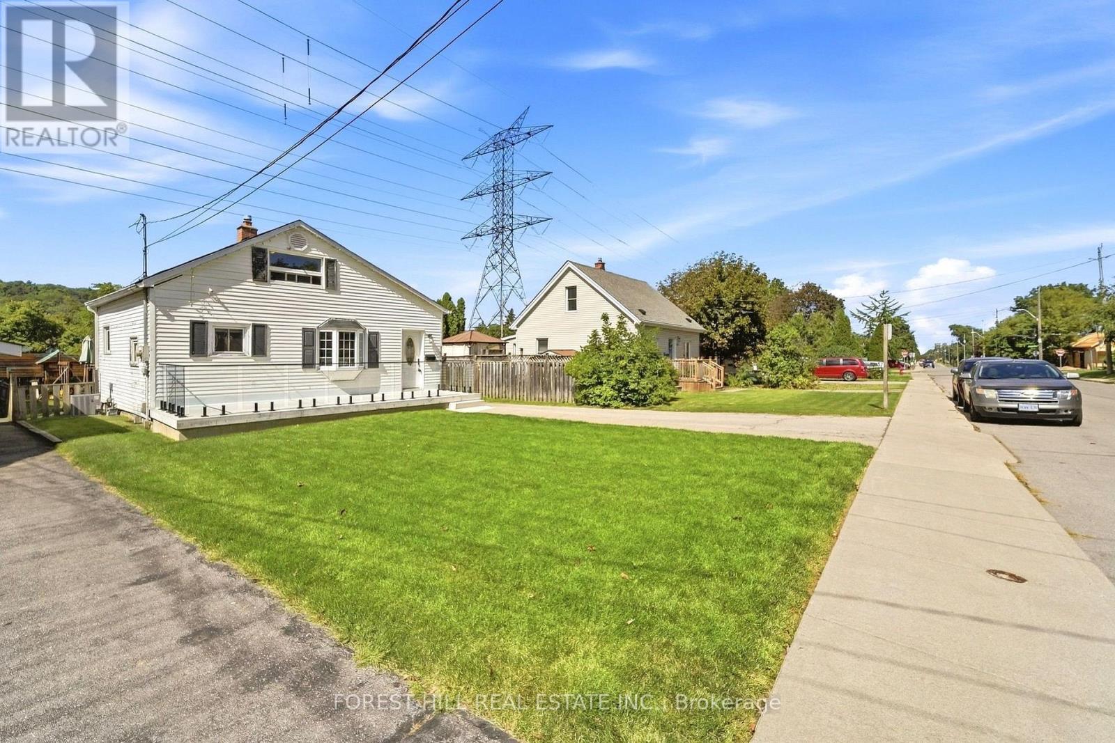 662 Cochrane Road, Hamilton, ON photo 2