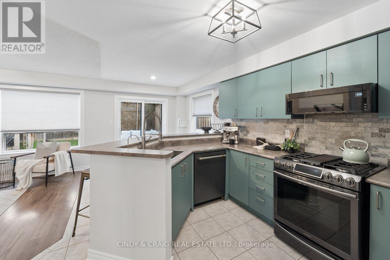 72 LAFAYETTE BOULEVARD - 9