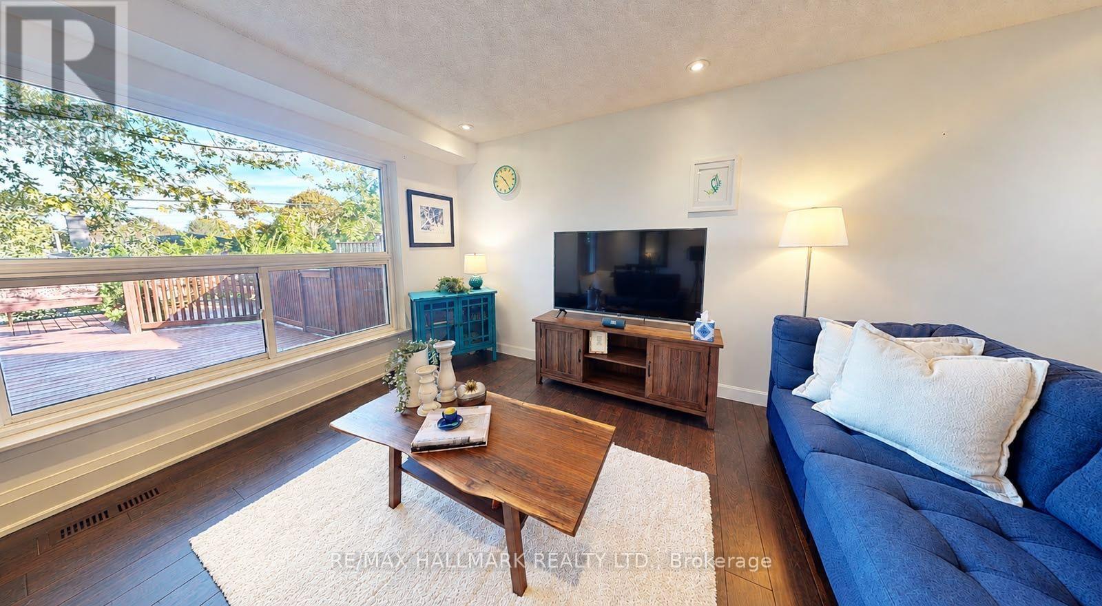 781 PAM CRESCENT - 1
