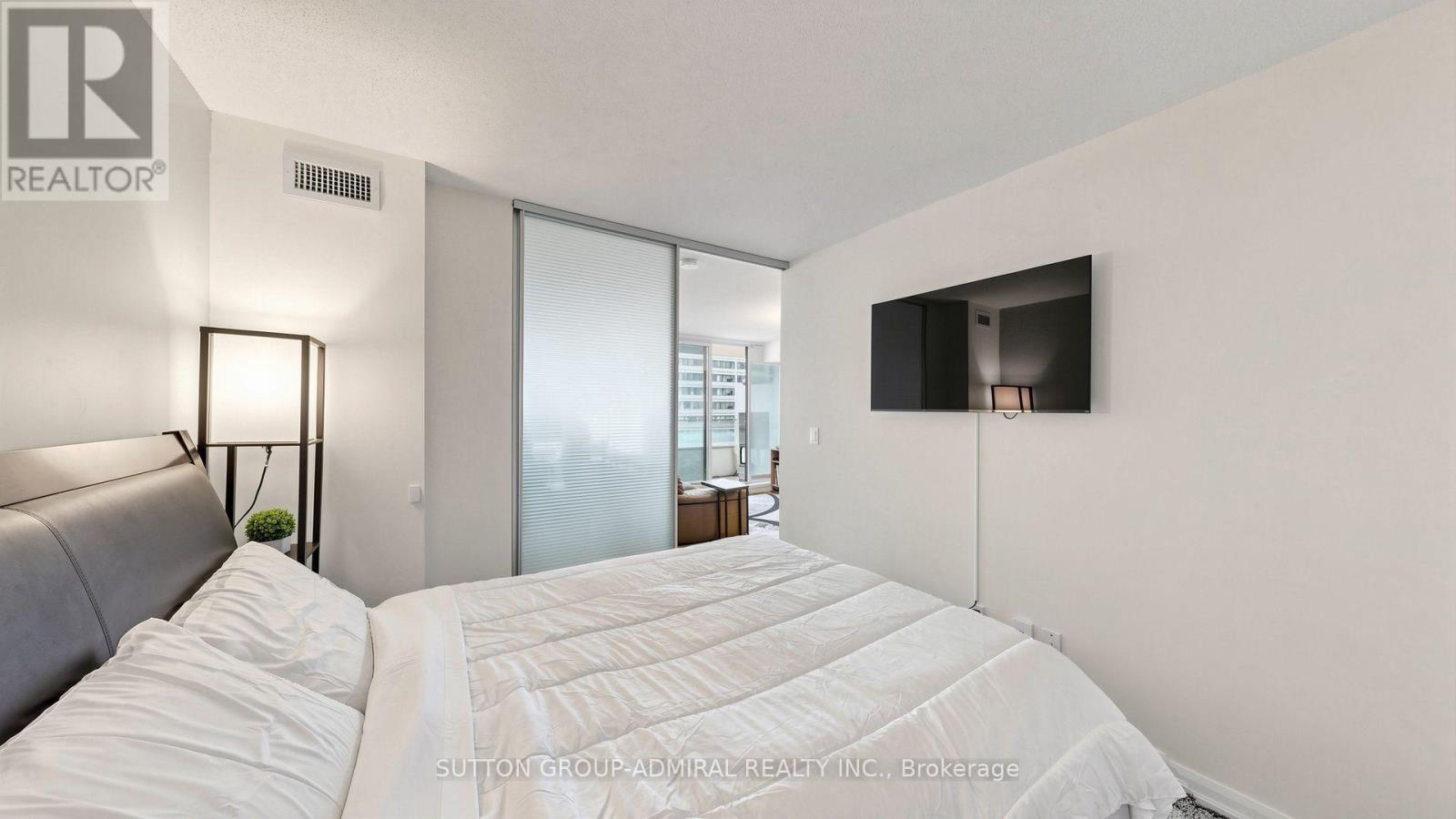 #922 111 ELIZABETH STREET - Image 17