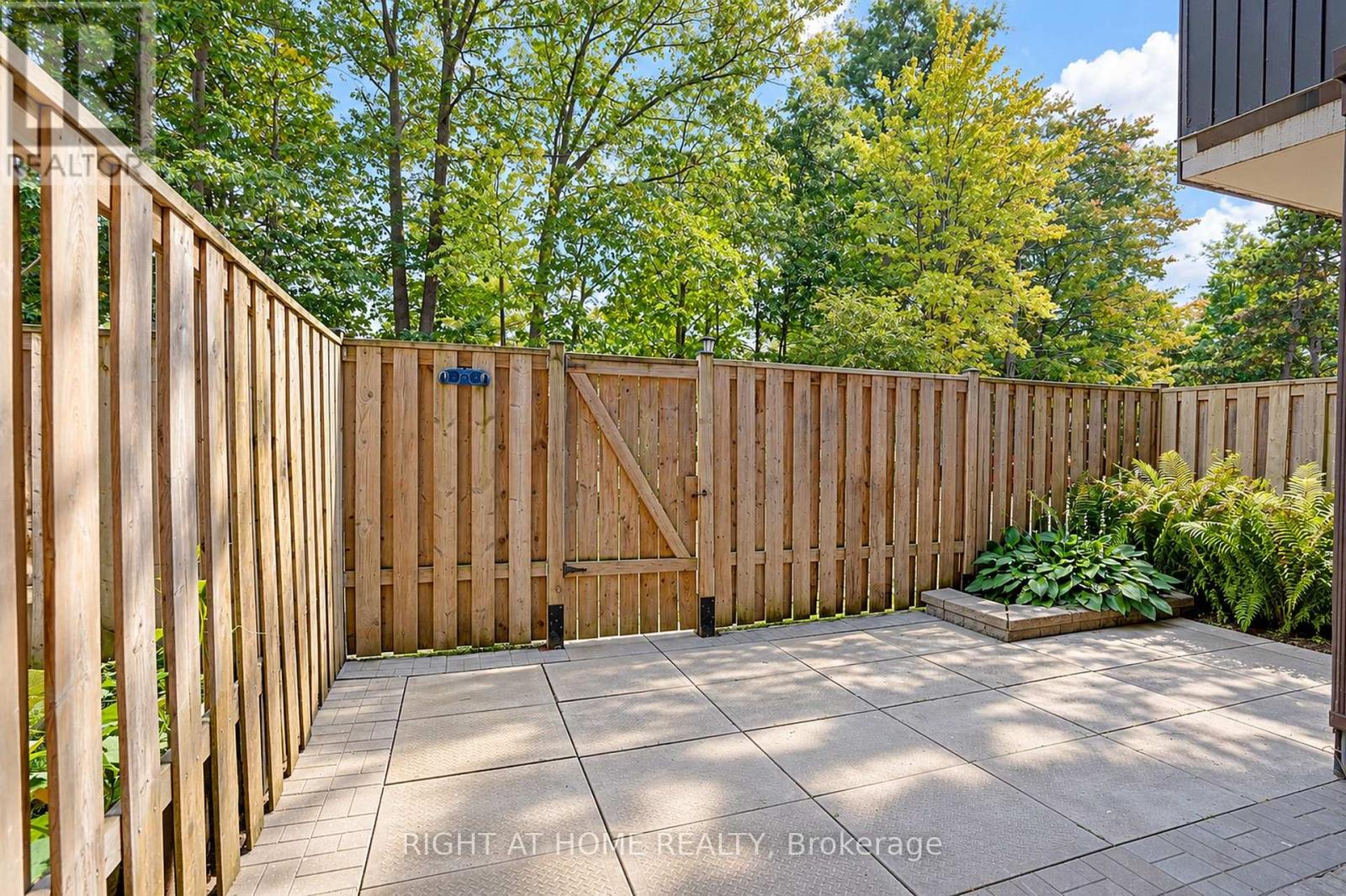 #109 3025 THE CREDIT WOODLANDS DRIVE - 19