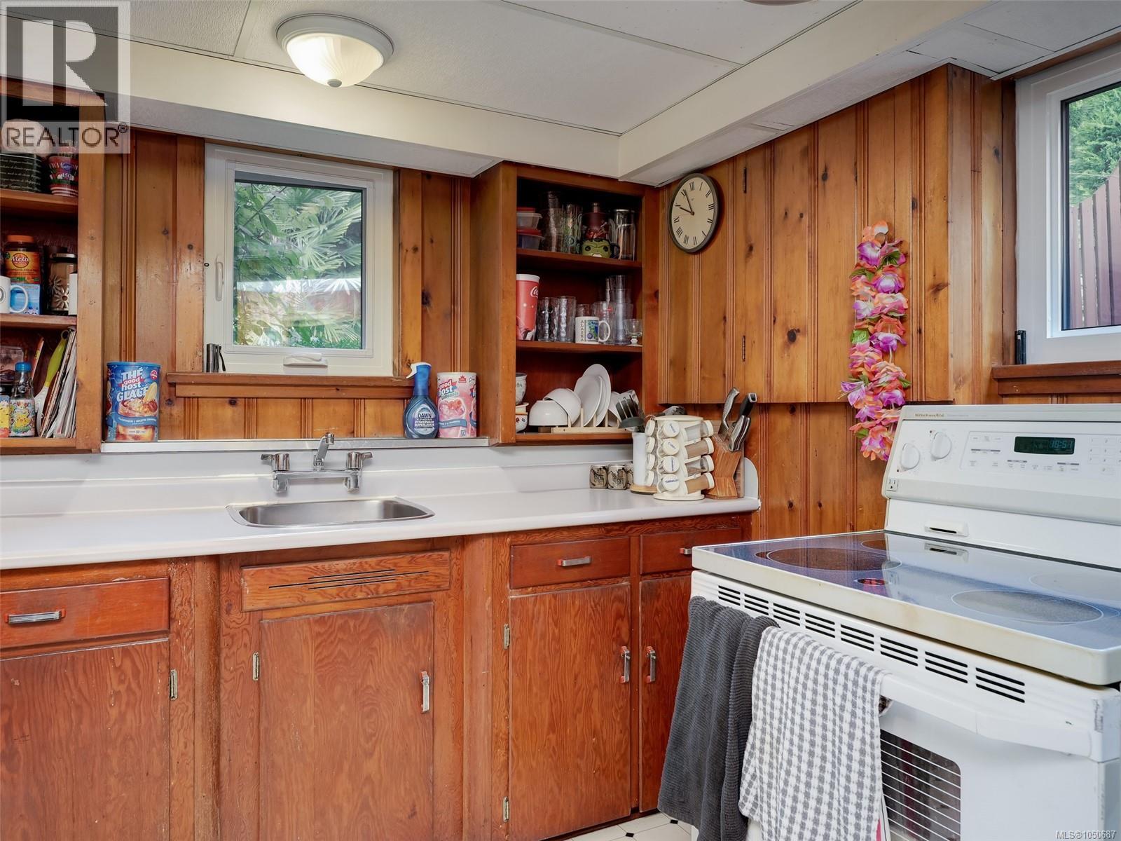  2390 Musgrave Street, Oak Bay
