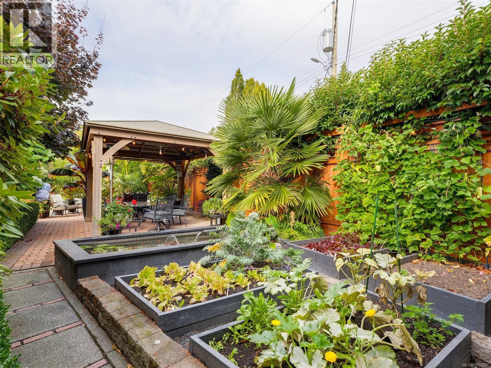  2390 Musgrave Street, Oak Bay