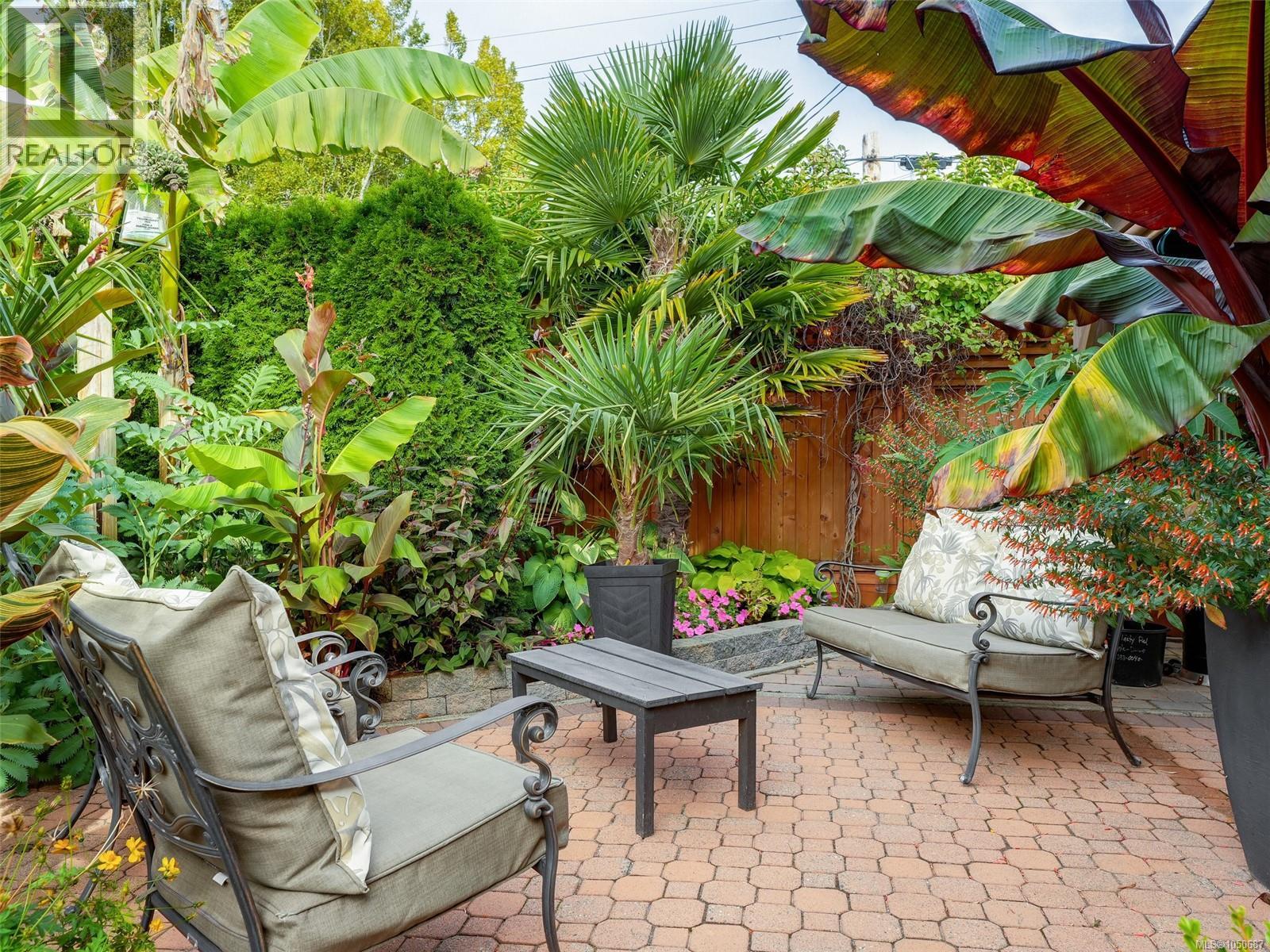  2390 Musgrave Street, Oak Bay