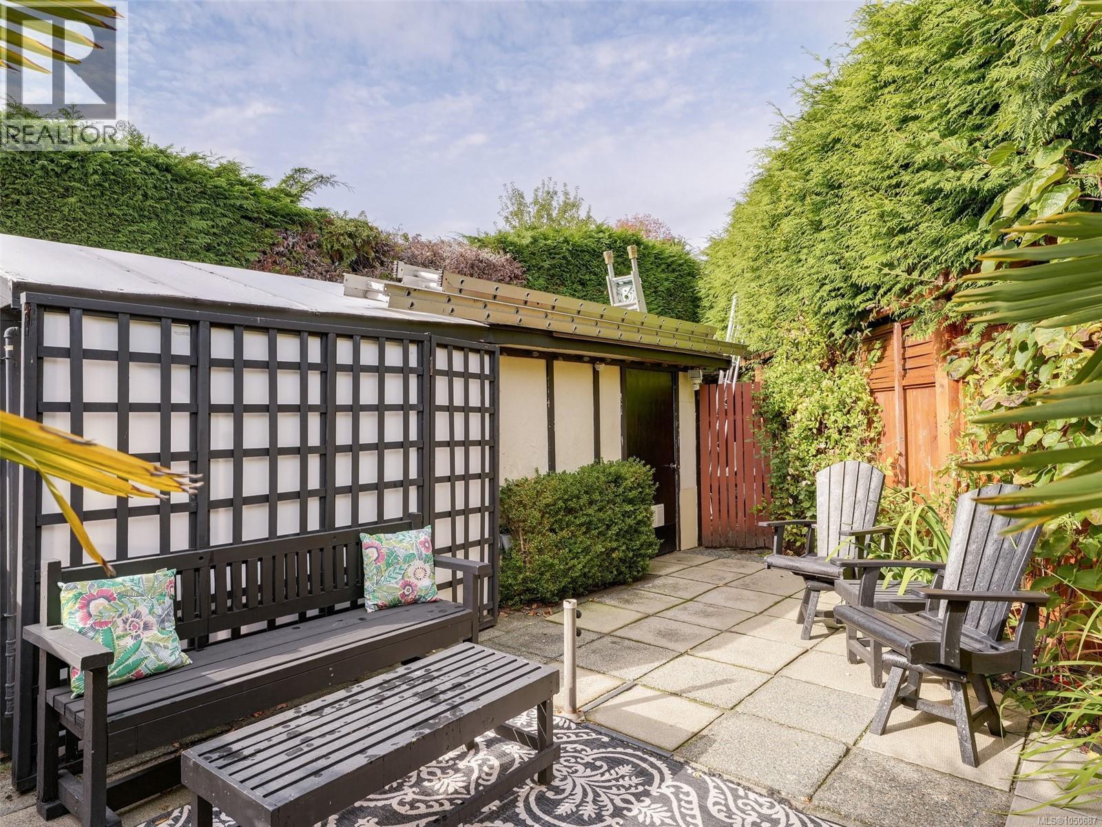  2390 Musgrave Street, Oak Bay