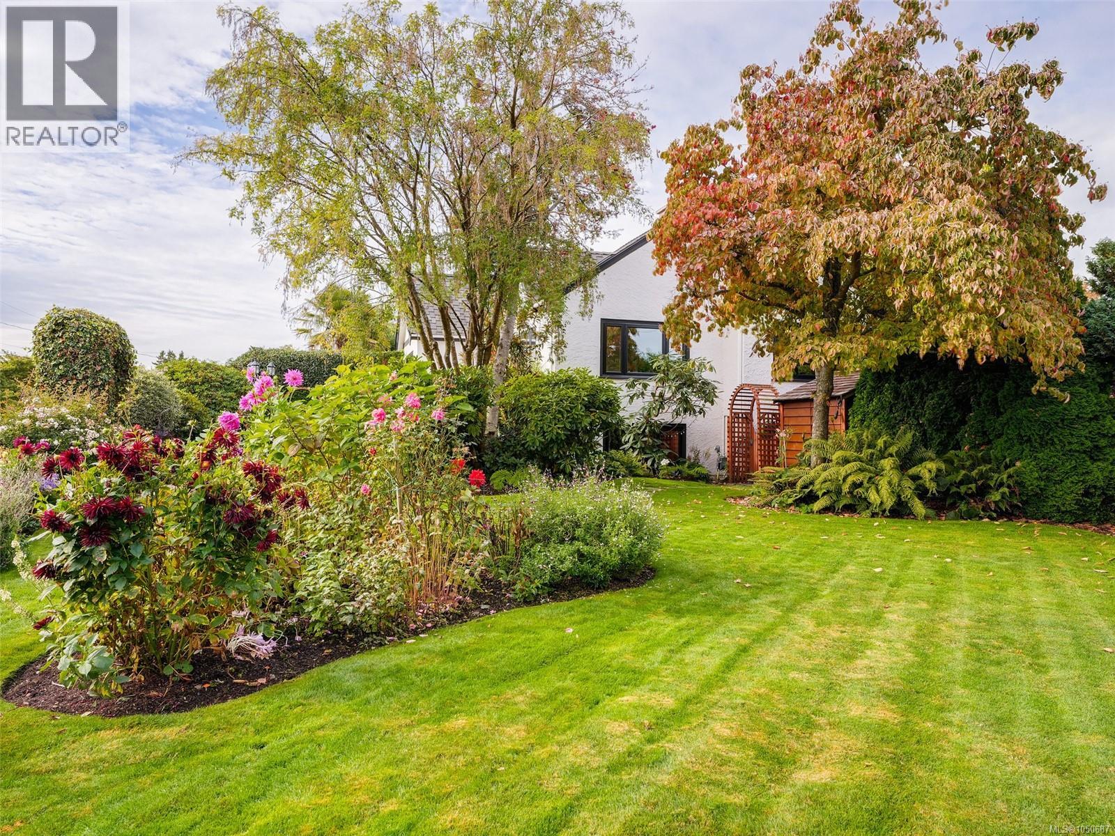  2390 Musgrave Street, Oak Bay